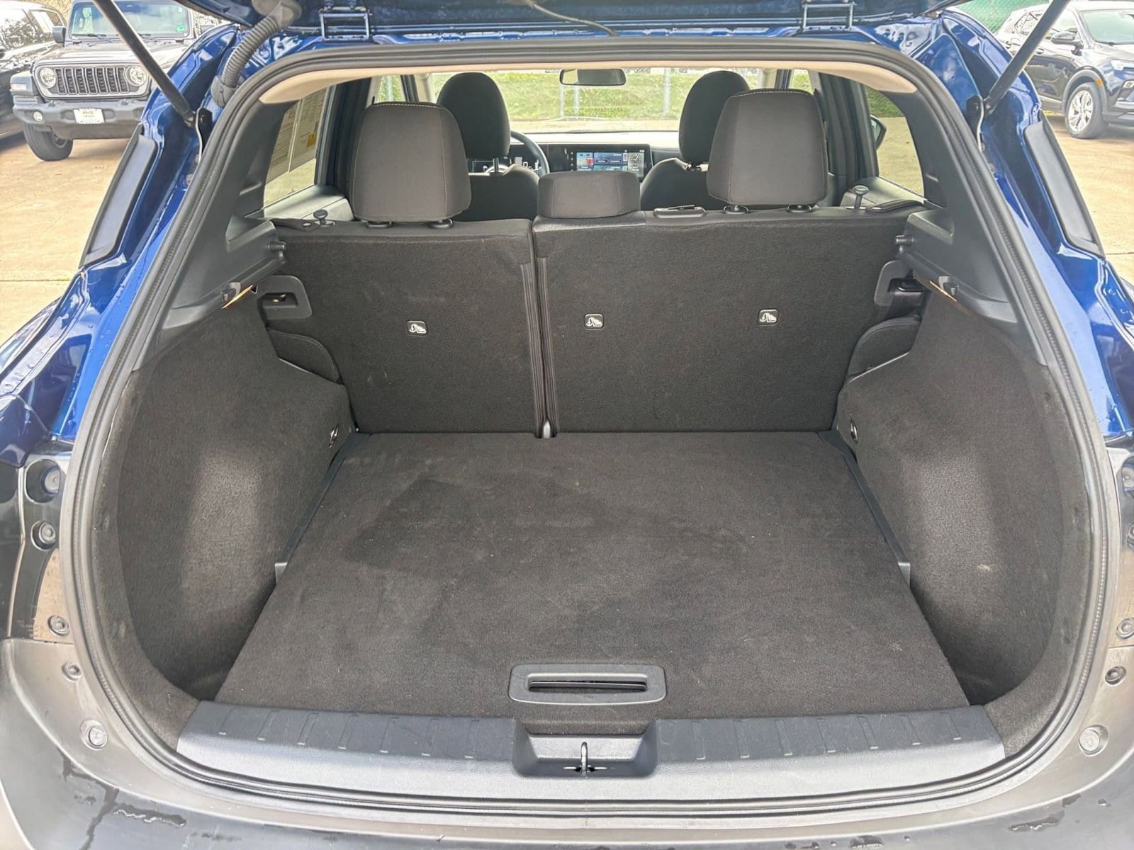 Thumbnail: 2025 Nissan Kicks - 29