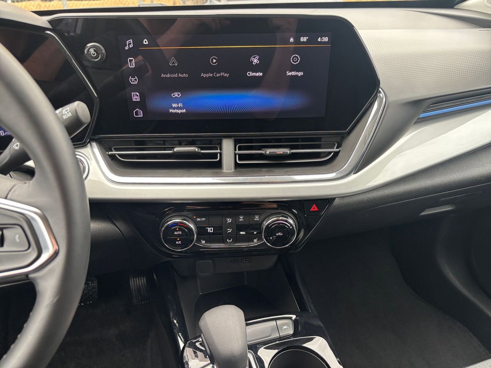 Thumbnail: 2025 Chevrolet Trax - 17