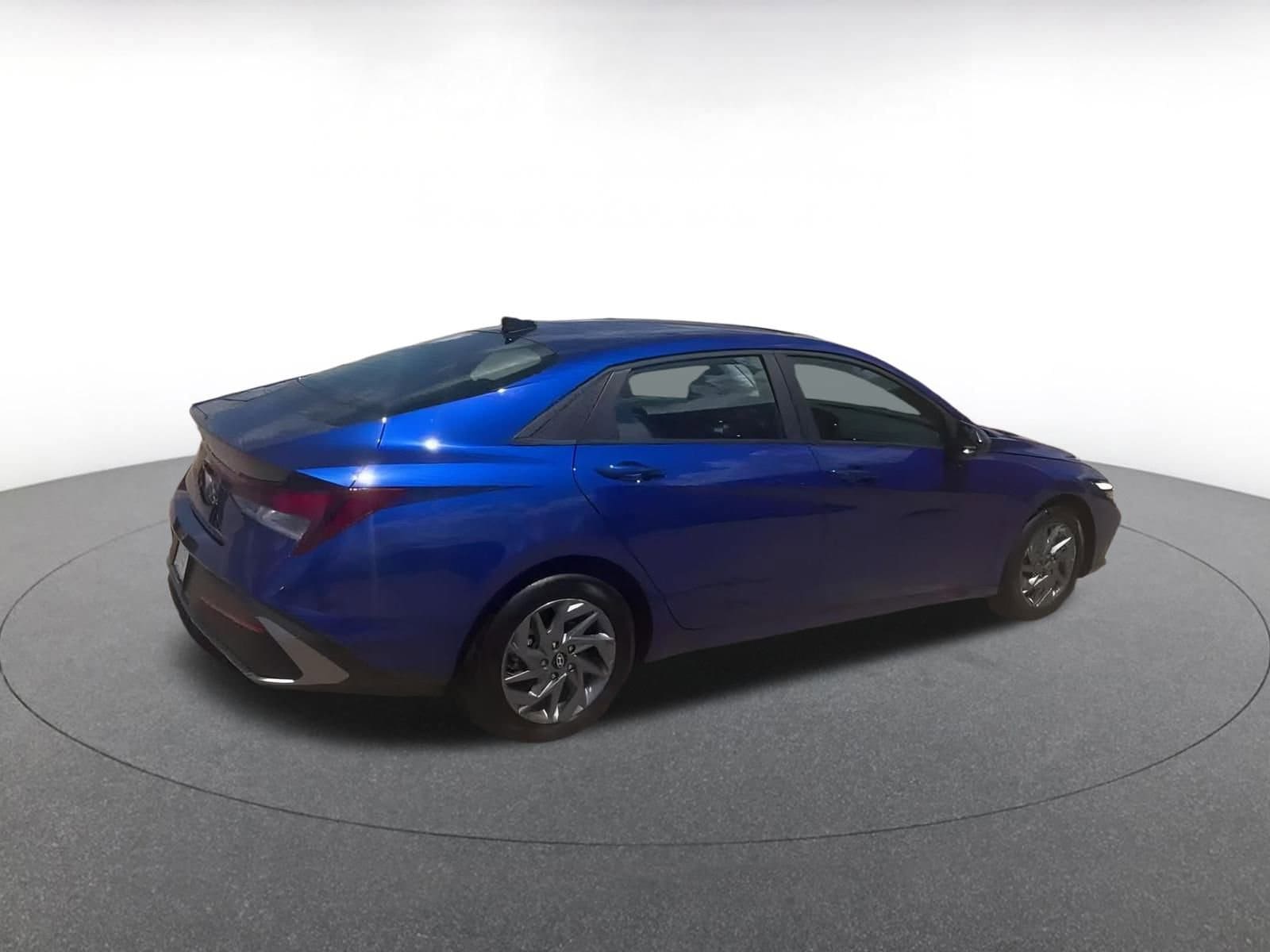 Thumbnail: 2024 Hyundai Elantra - 10