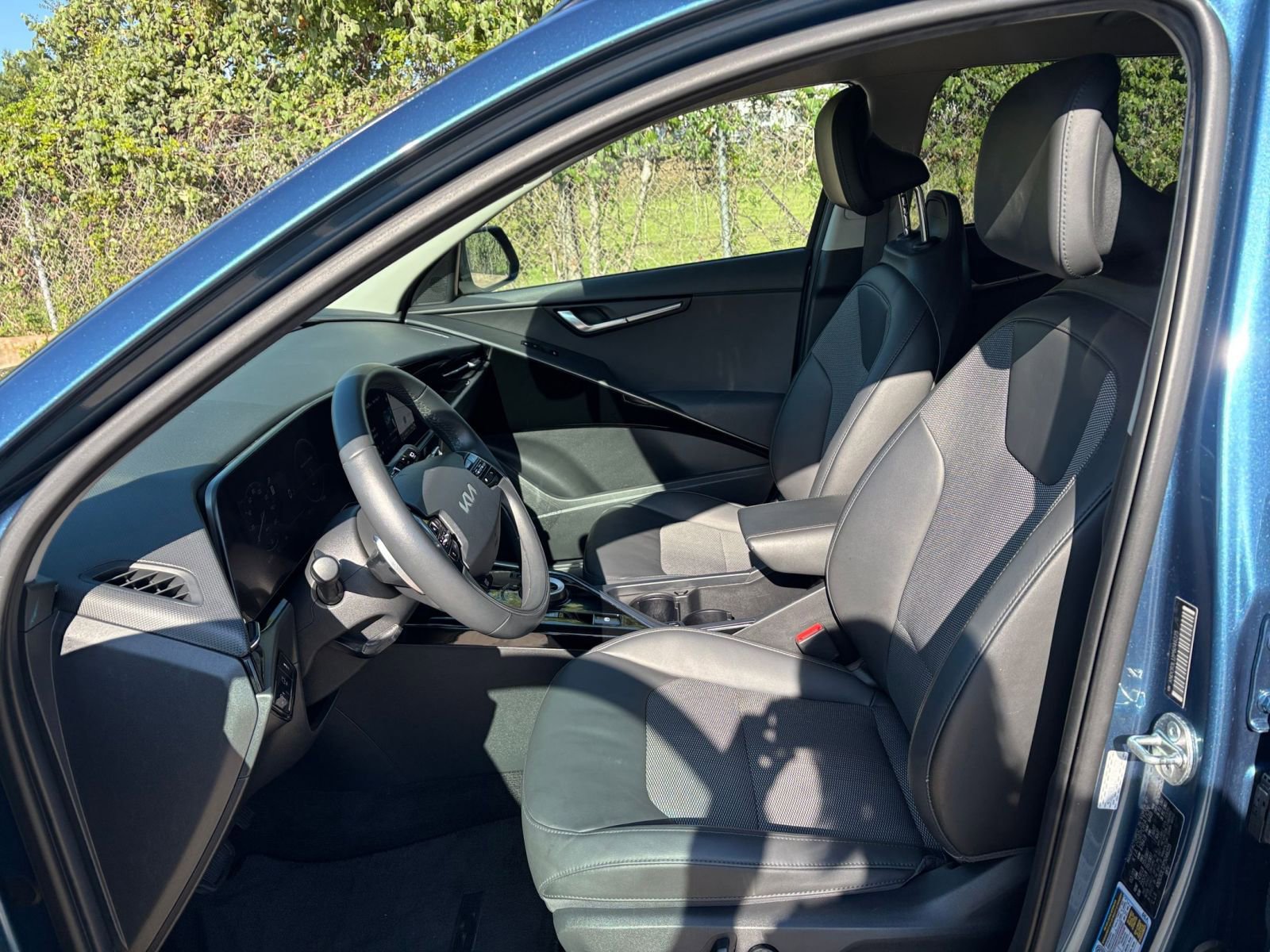 Thumbnail: 2023 Kia Niro - 30