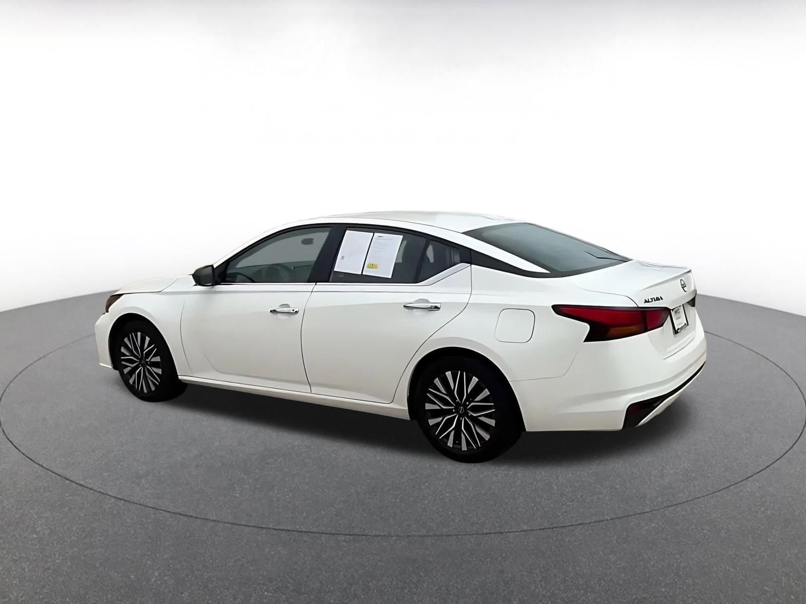 Thumbnail: 2025 Nissan Altima - 10