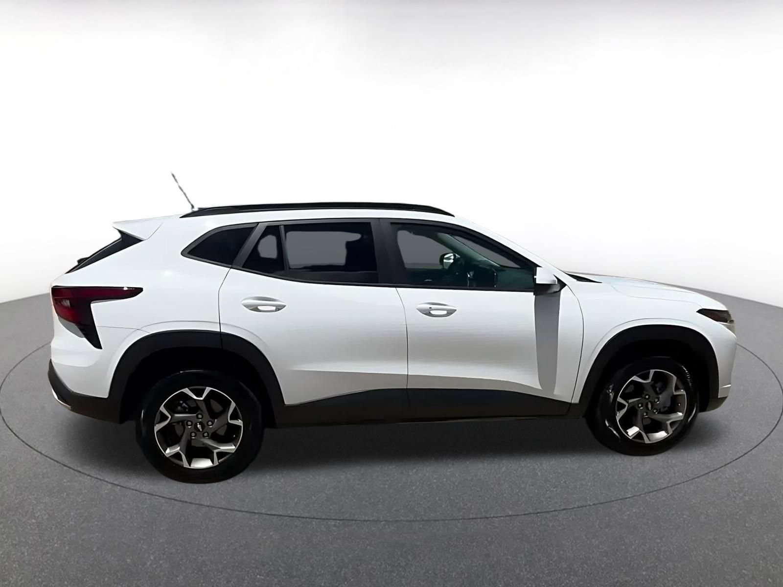 Thumbnail: 2025 Chevrolet Trax - 15