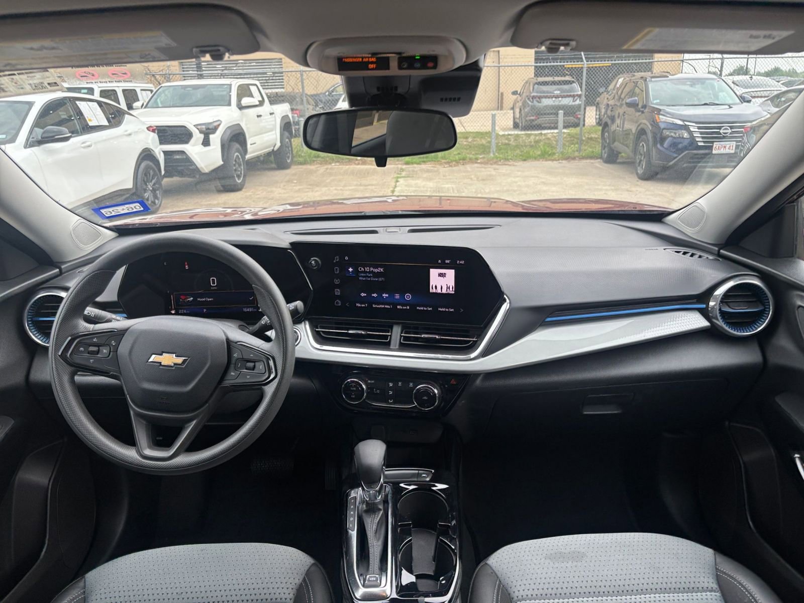 Thumbnail: 2025 Chevrolet Trax - 32