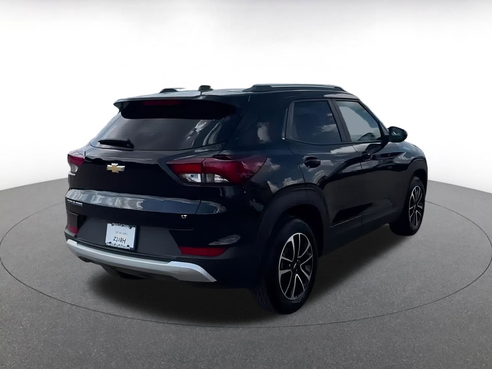 Thumbnail: 2025 Chevrolet TrailBlazer - 11