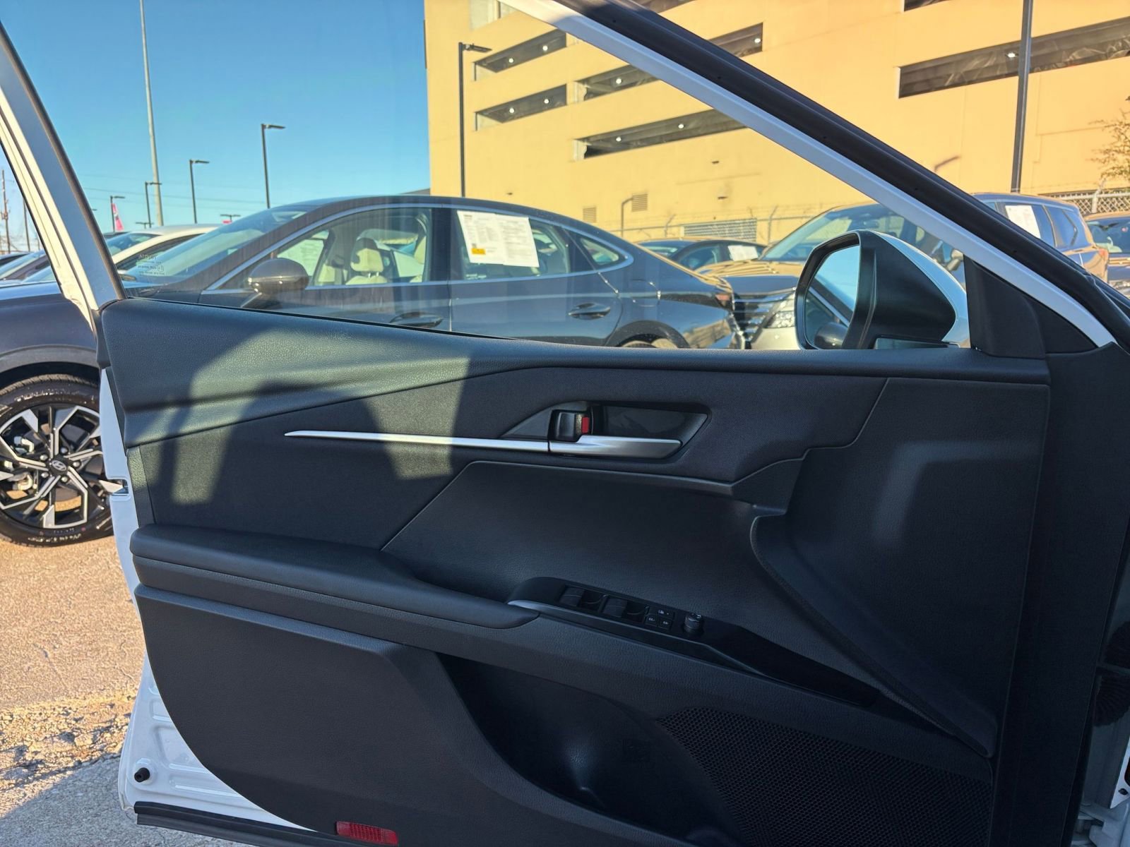 Thumbnail: 2025 Toyota Camry - 20