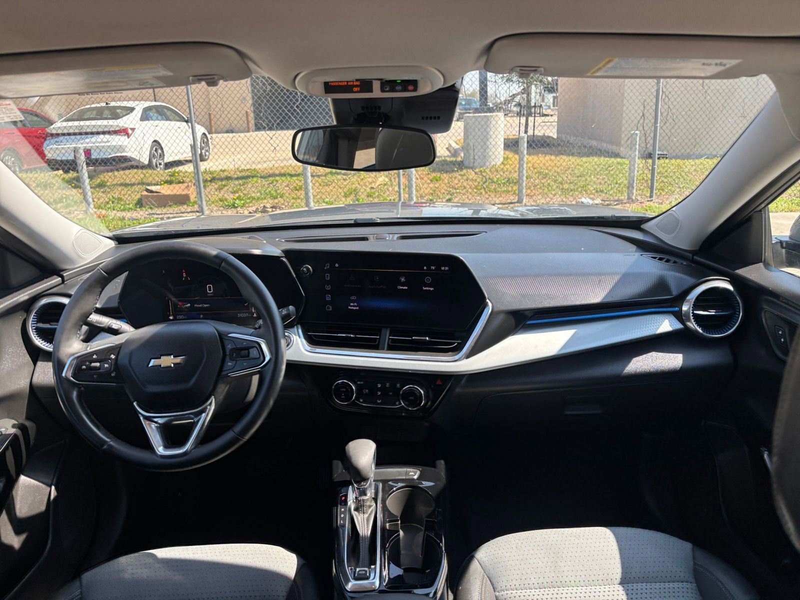 Thumbnail: 2025 Chevrolet Trax - 32