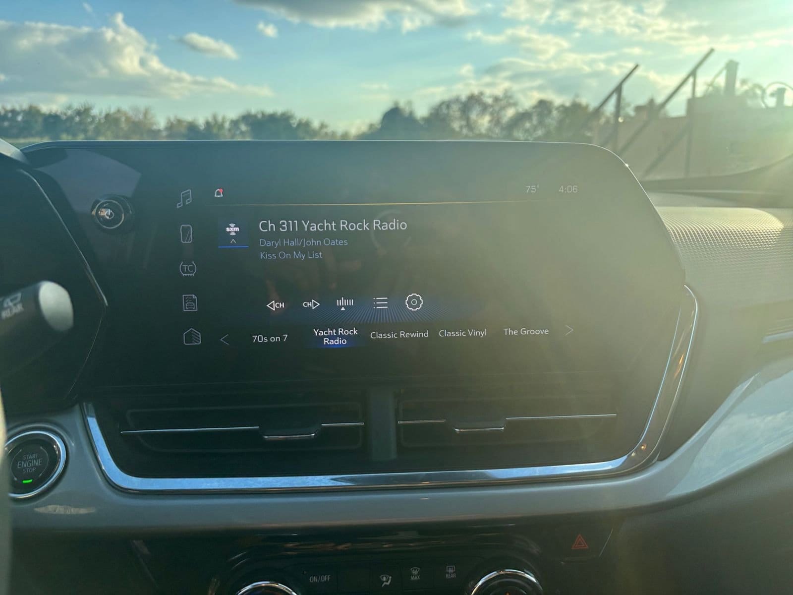 Thumbnail: 2025 Chevrolet Trax - 21