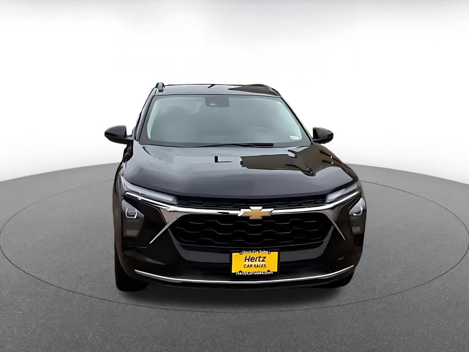 Thumbnail: 2025 Chevrolet Trax - 4