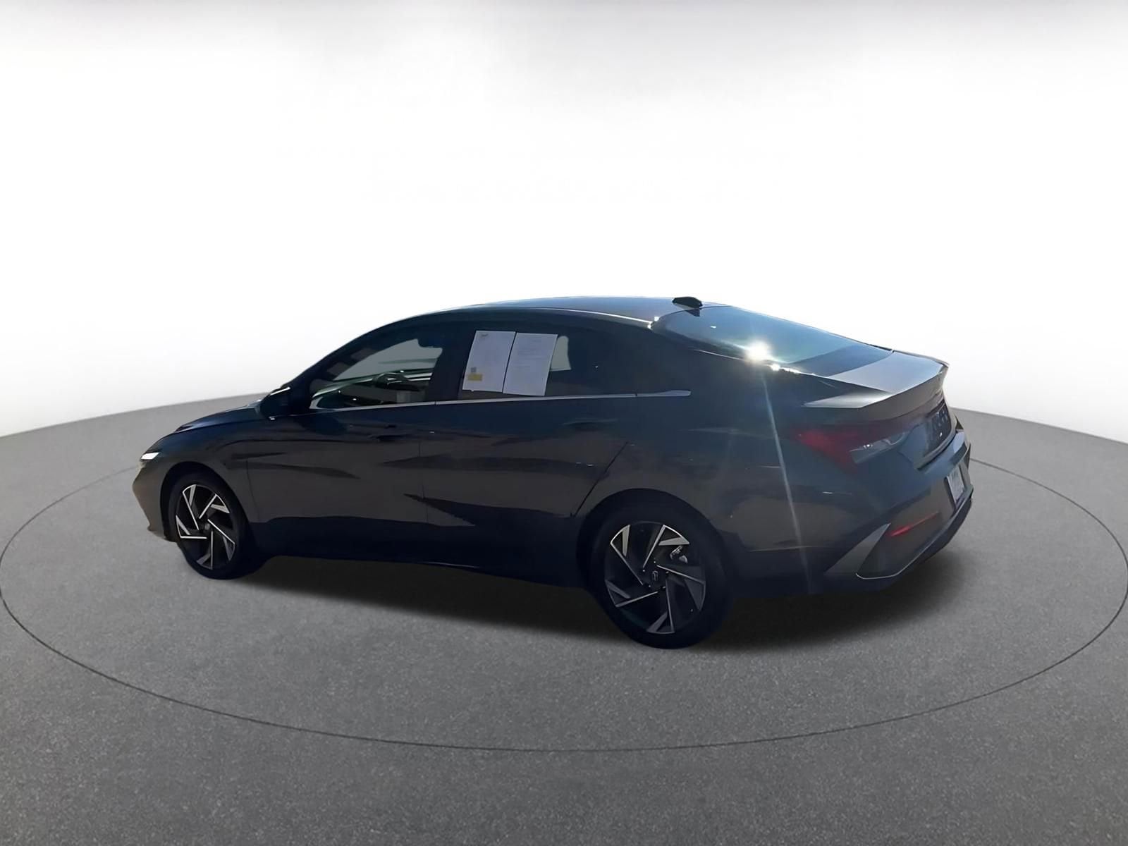 Thumbnail: 2025 Hyundai Elantra - 9