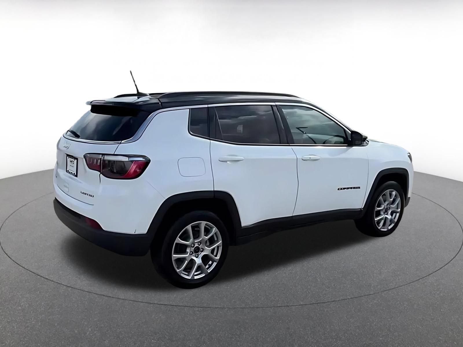Thumbnail: 2025 Jeep Compass - 15