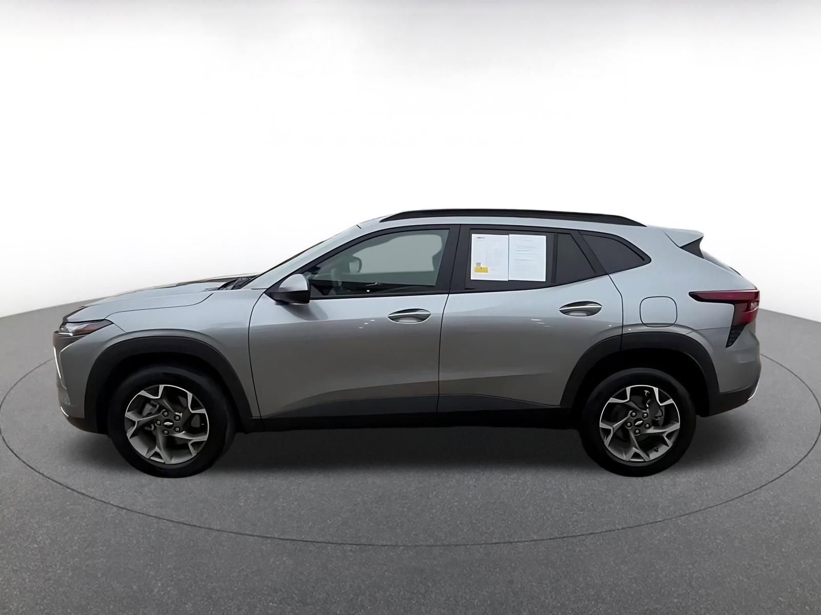 Thumbnail: 2025 Chevrolet Trax - 9