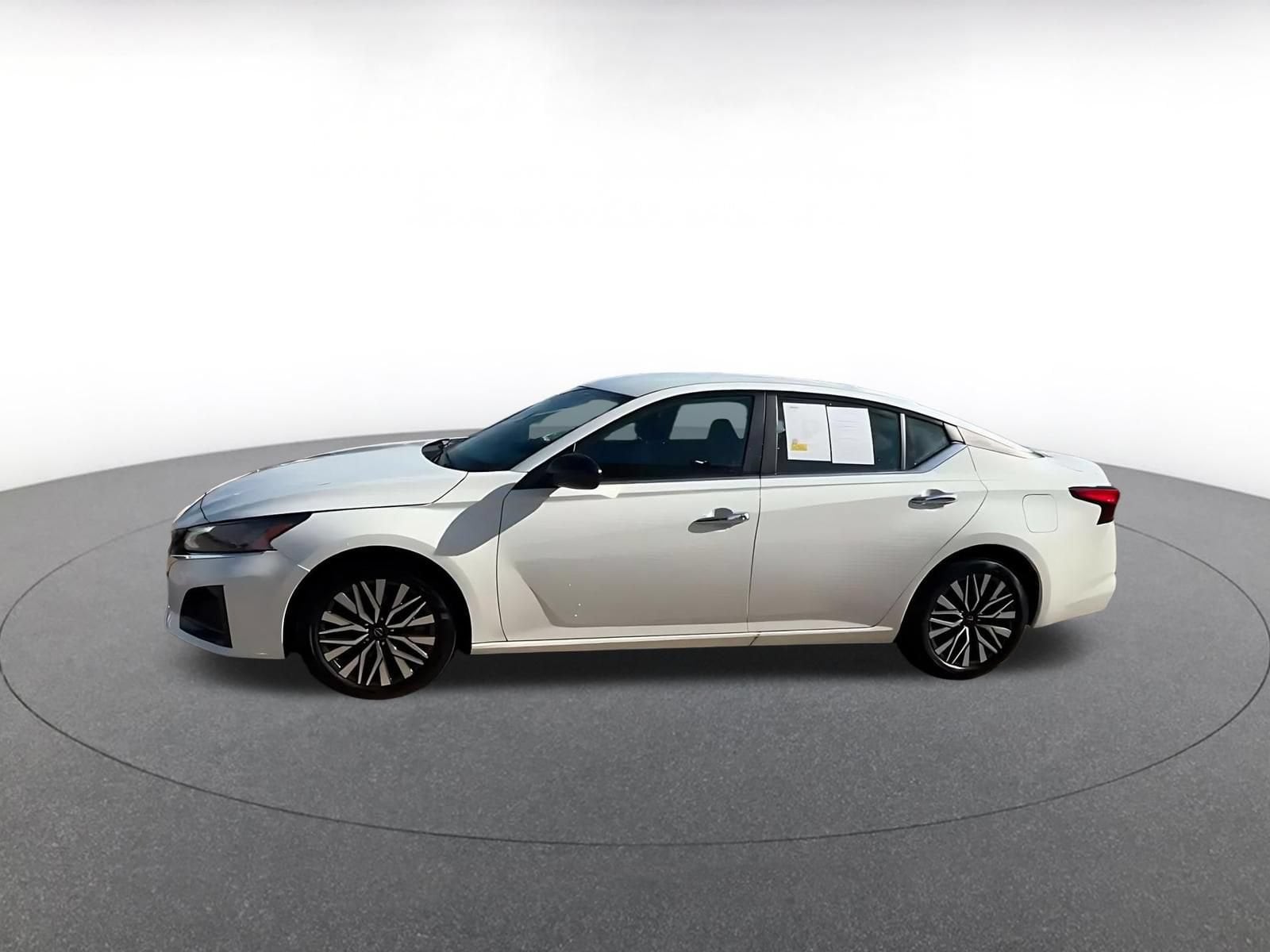 Thumbnail: 2025 Nissan Altima - 8