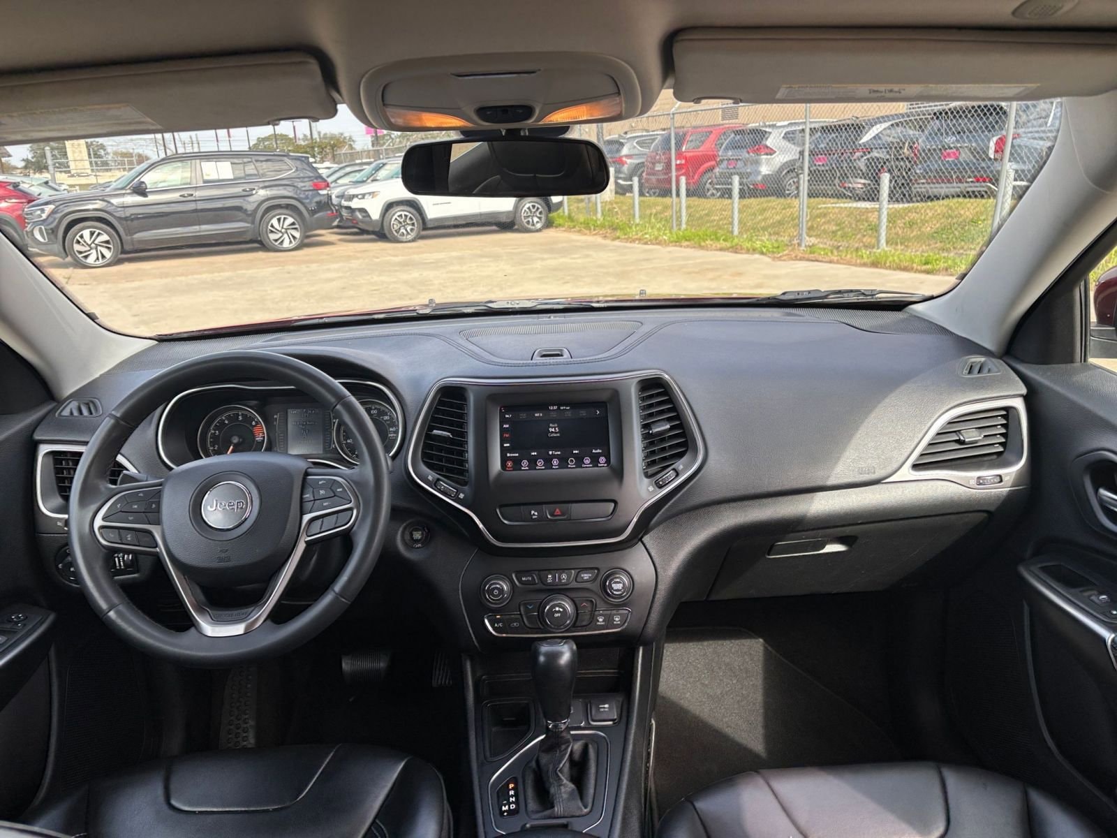 Thumbnail: 2020 Jeep Cherokee - 33