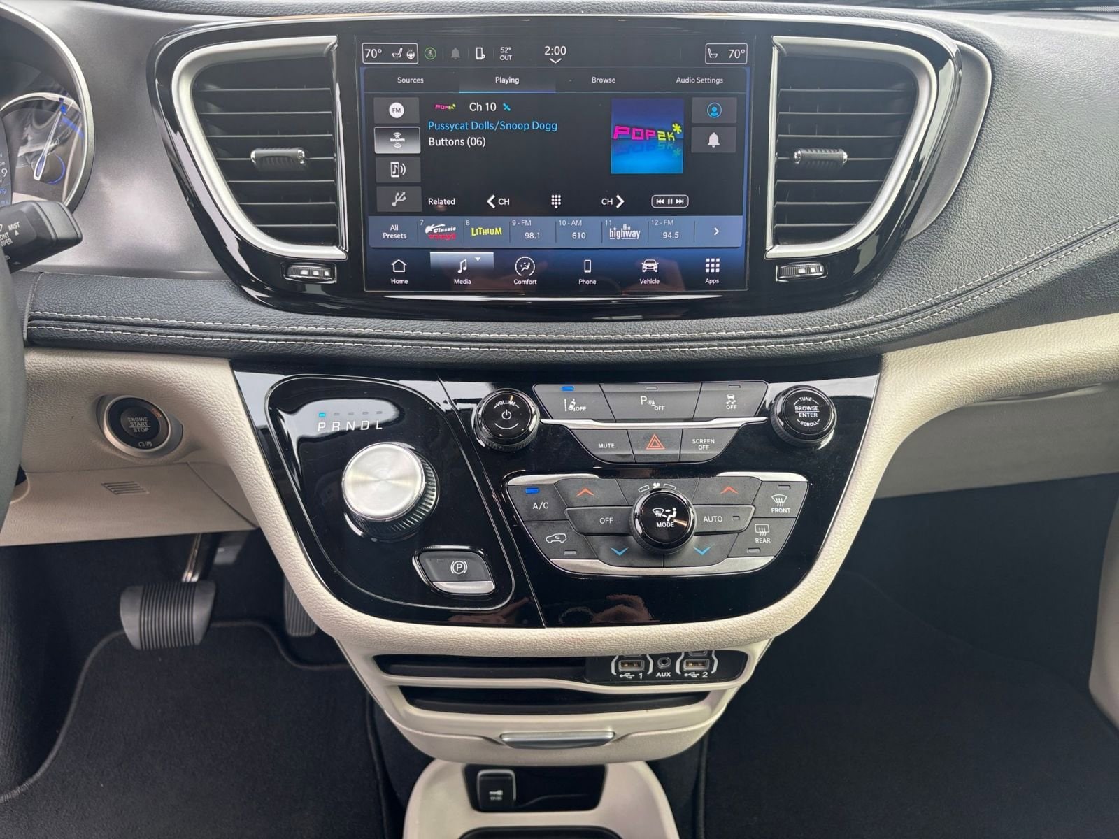 Thumbnail: 2023 Chrysler Pacifica - 20