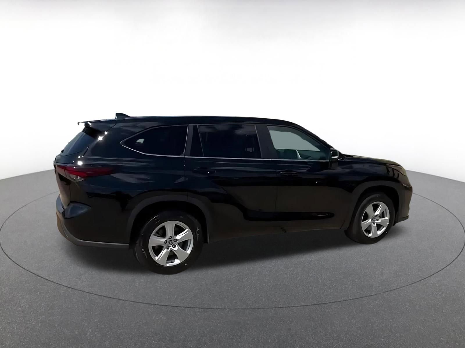 Thumbnail: 2025 Toyota Highlander - 14