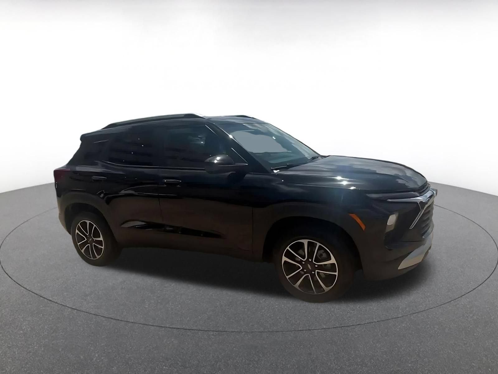 Thumbnail: 2025 Chevrolet TrailBlazer - 2
