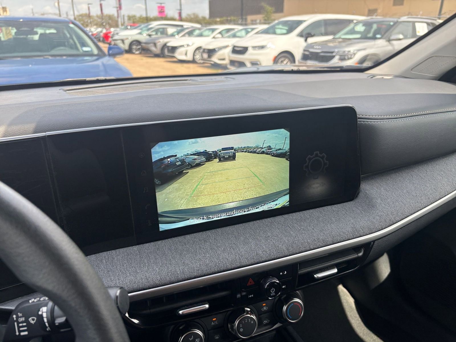 Thumbnail: 2025 Nissan Kicks - 22