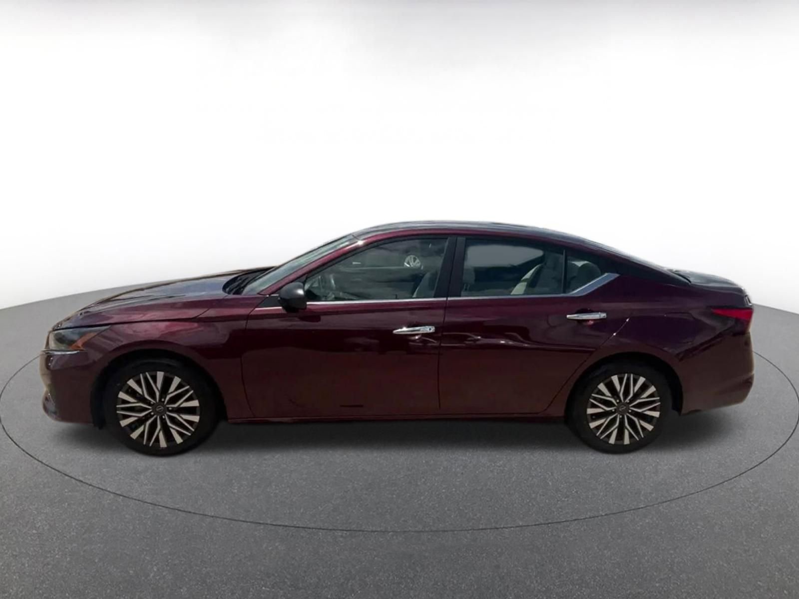 Thumbnail: 2025 Nissan Altima - 9