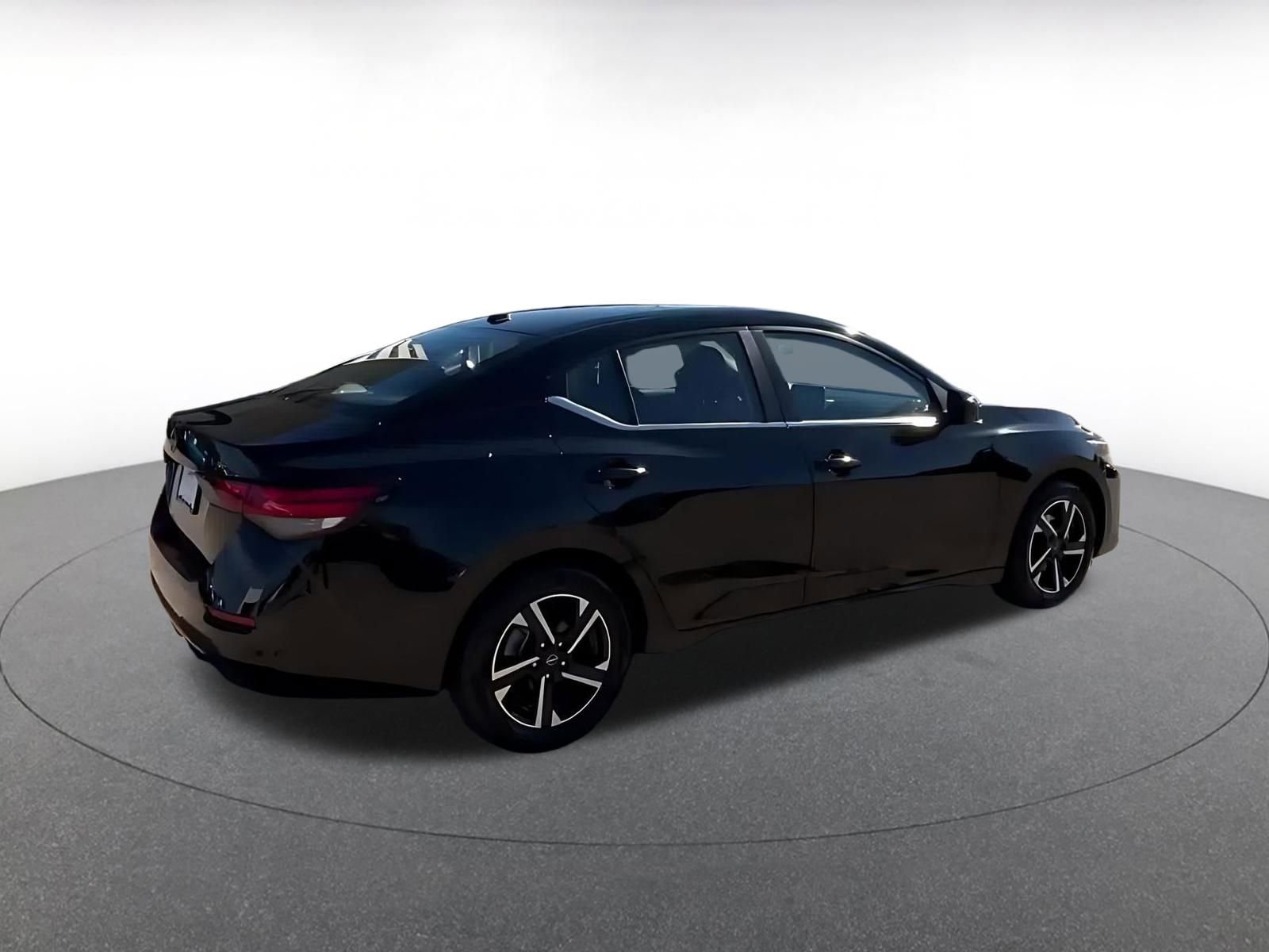 Thumbnail: 2025 Nissan Sentra - 12