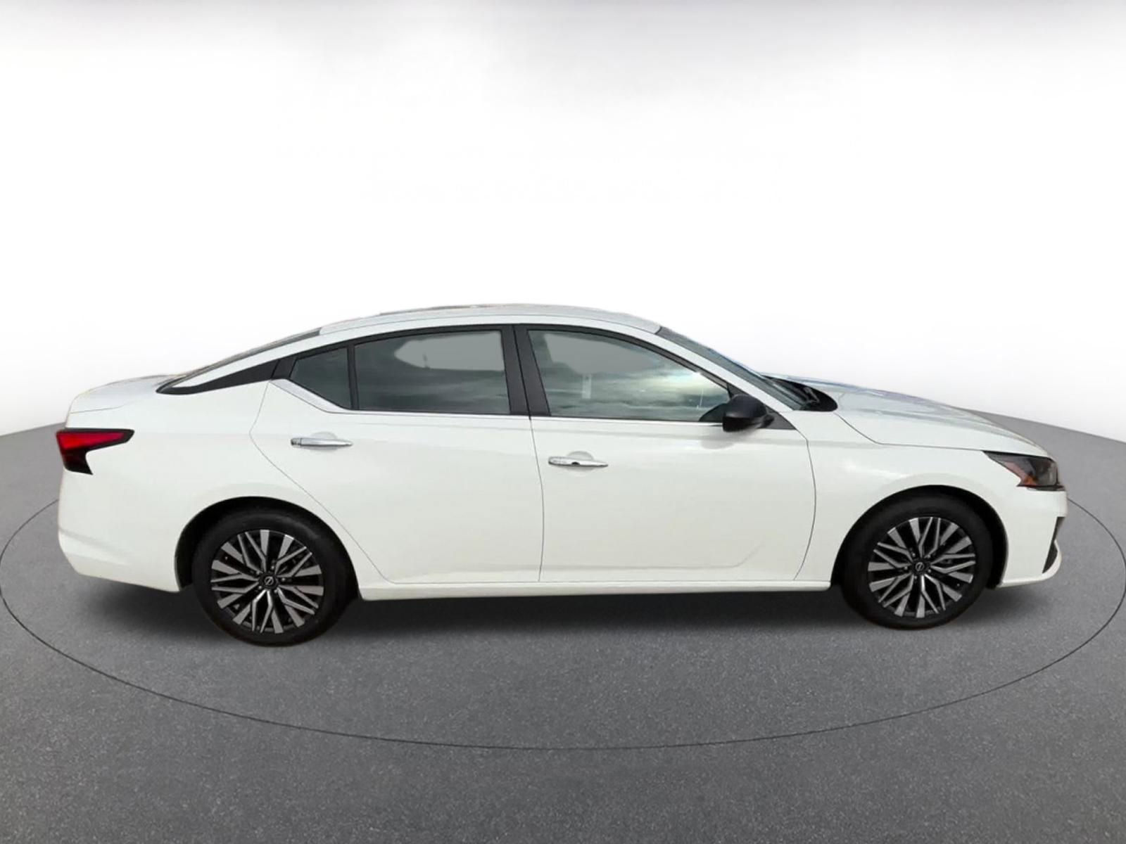 Thumbnail: 2025 Nissan Altima - 16