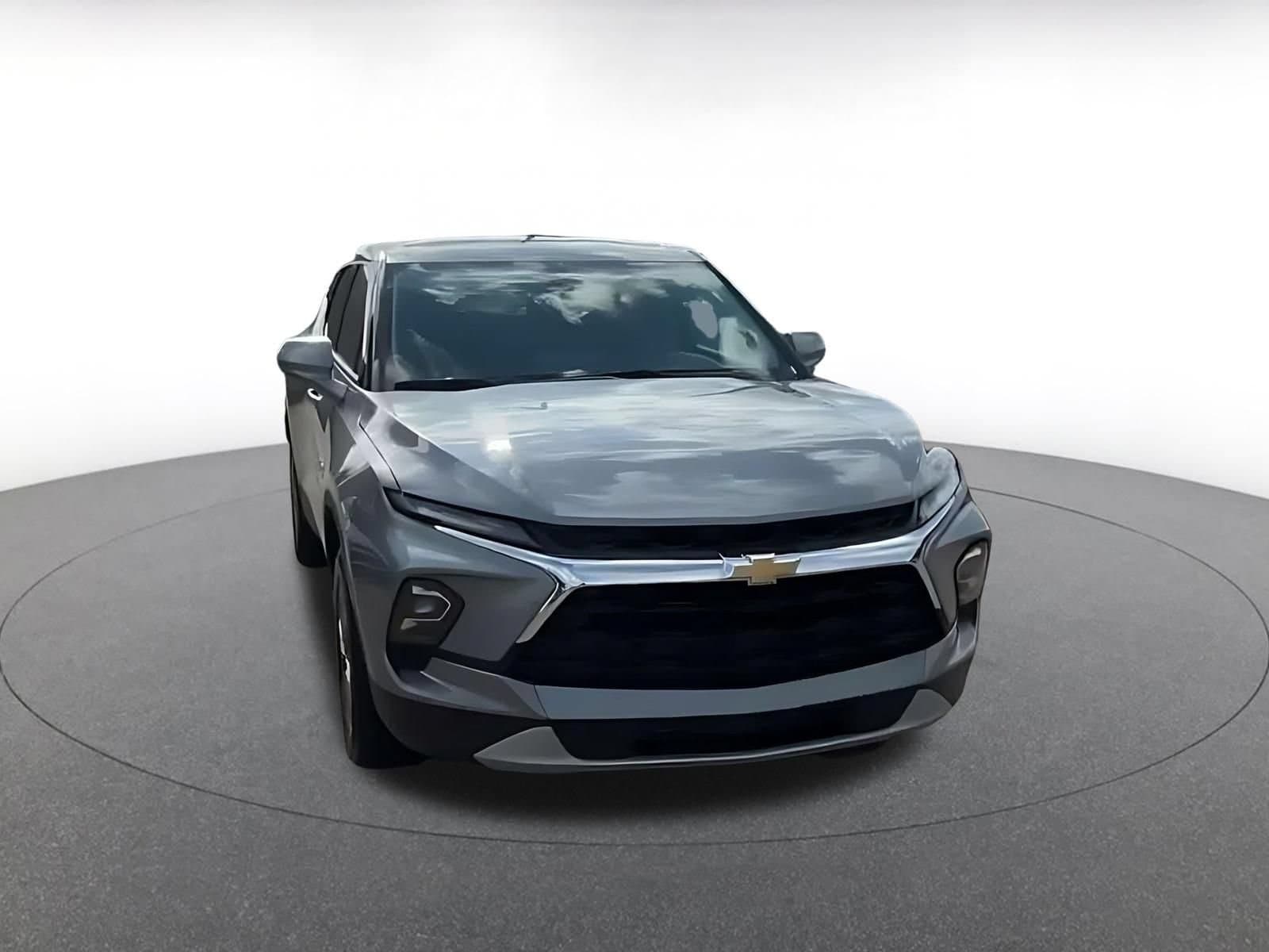 Thumbnail: 2026 Chevrolet Blazer - 3