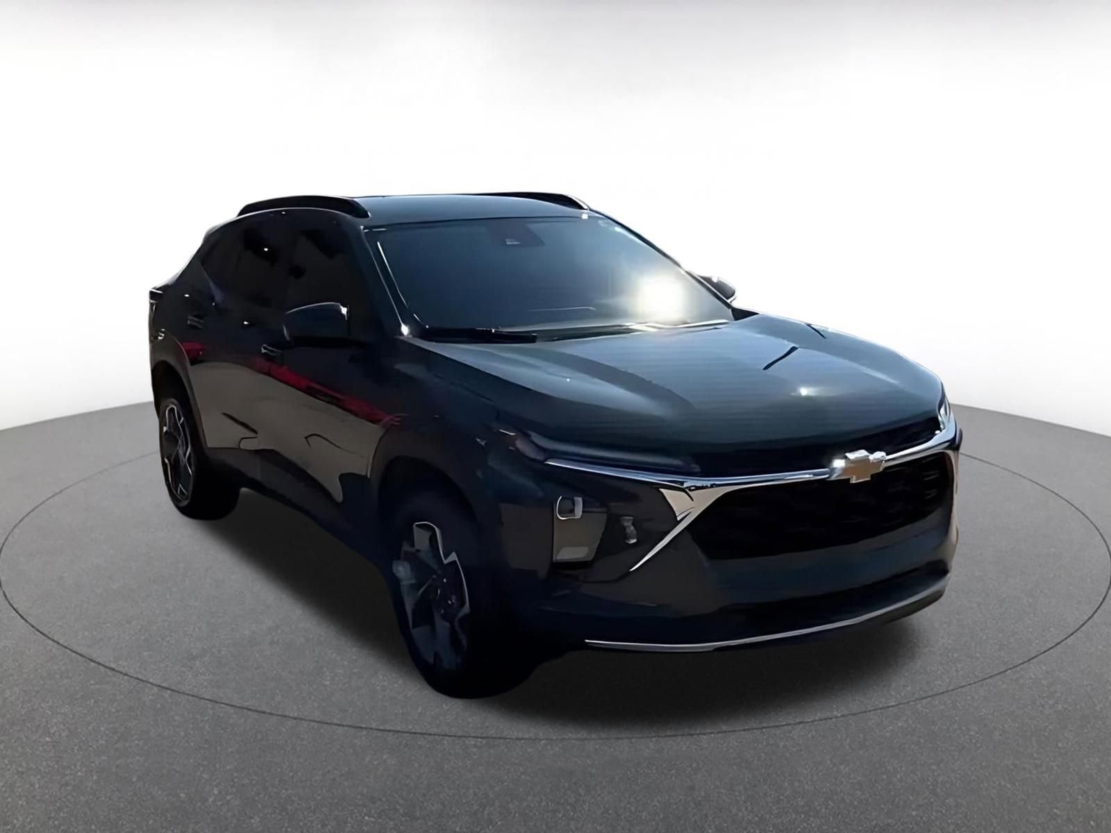 Thumbnail: 2025 Chevrolet Trax - 3