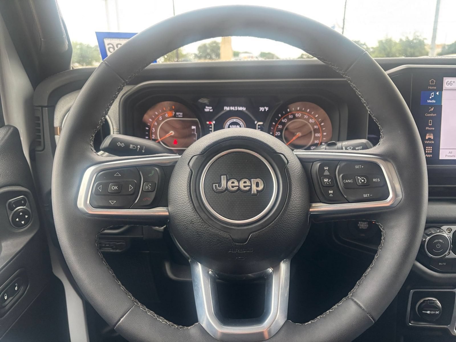 Thumbnail: 2025 Jeep Wrangler - 27