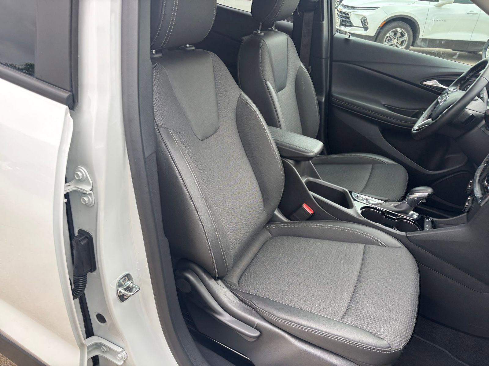 Thumbnail: 2025 Buick Encore GX - 35