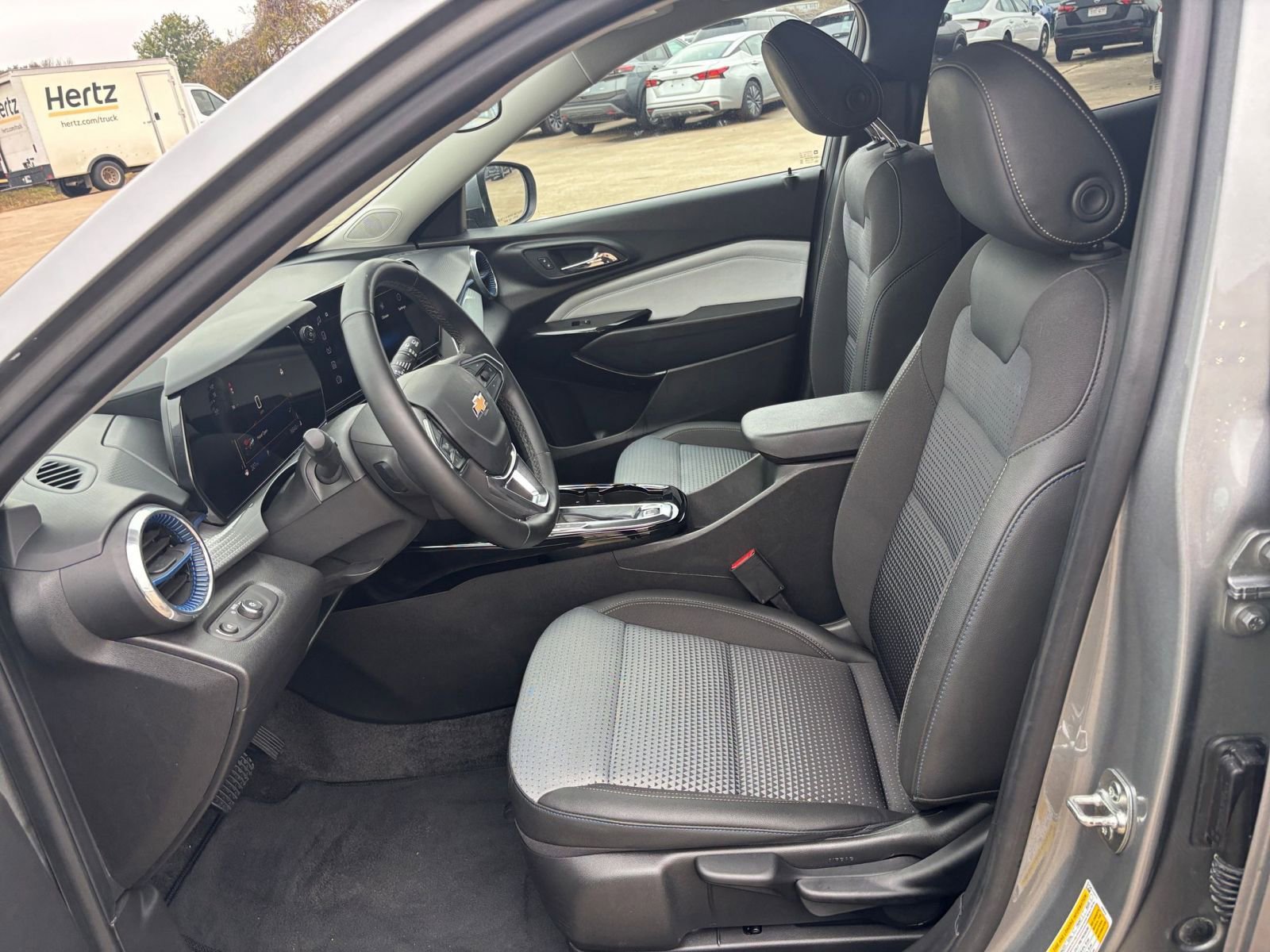 Thumbnail: 2025 Chevrolet Trax - 25