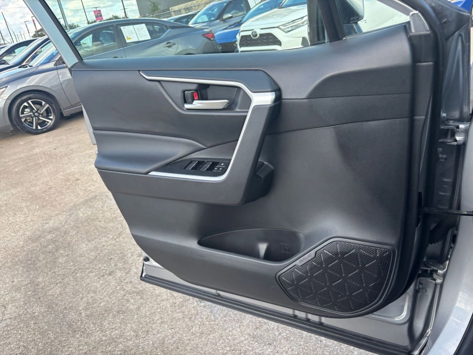 Thumbnail: 2025 Toyota RAV4 - 20