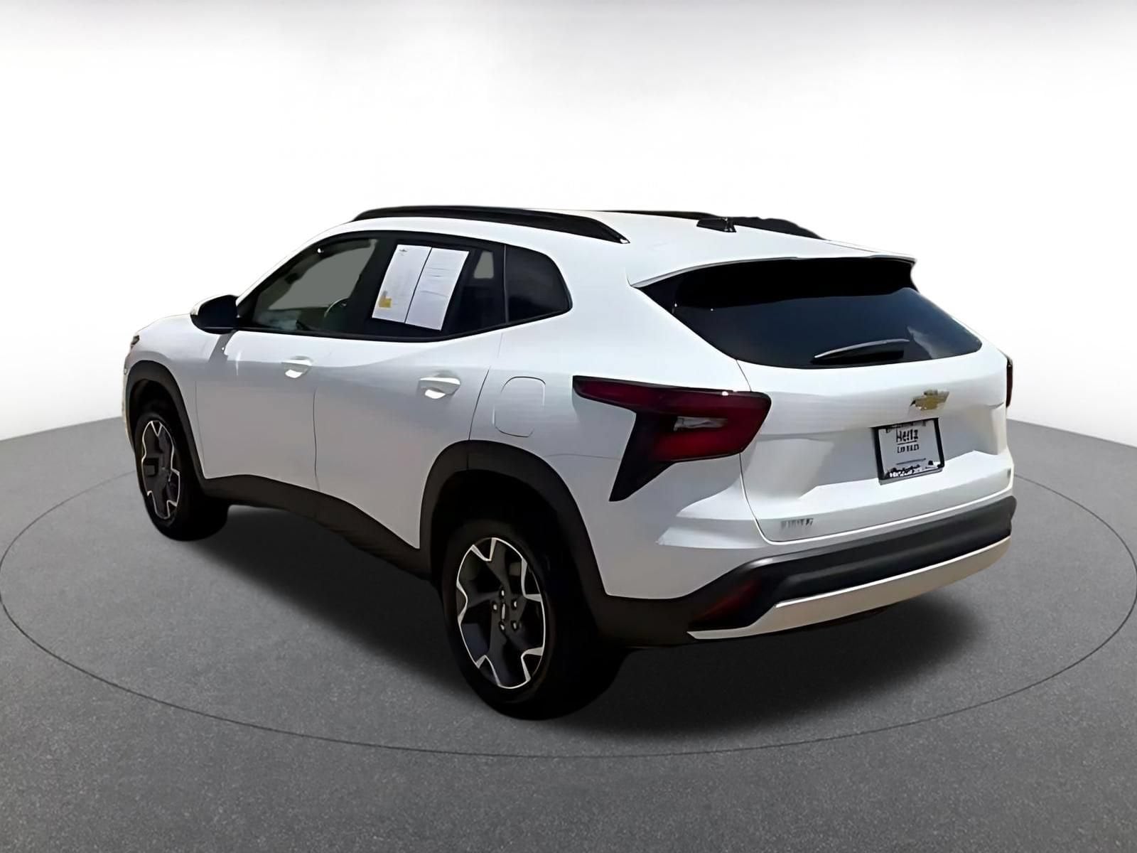 Thumbnail: 2025 Chevrolet Trax - 11