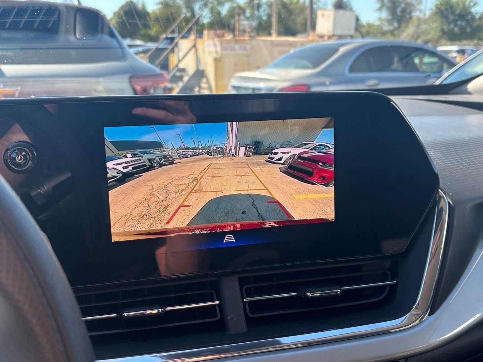 Thumbnail: 2025 Chevrolet Trax - 17