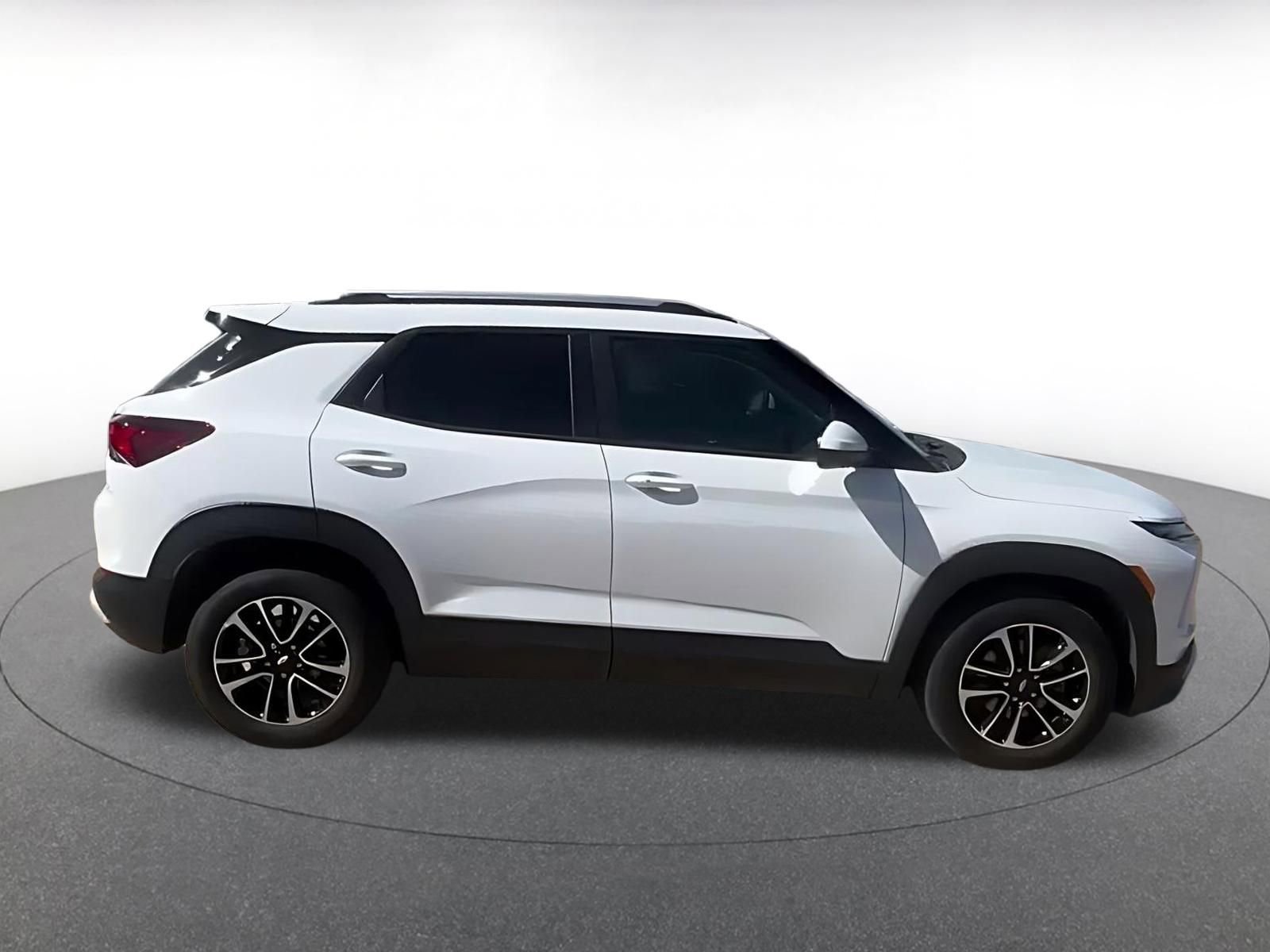 Thumbnail: 2025 Chevrolet TrailBlazer - 15