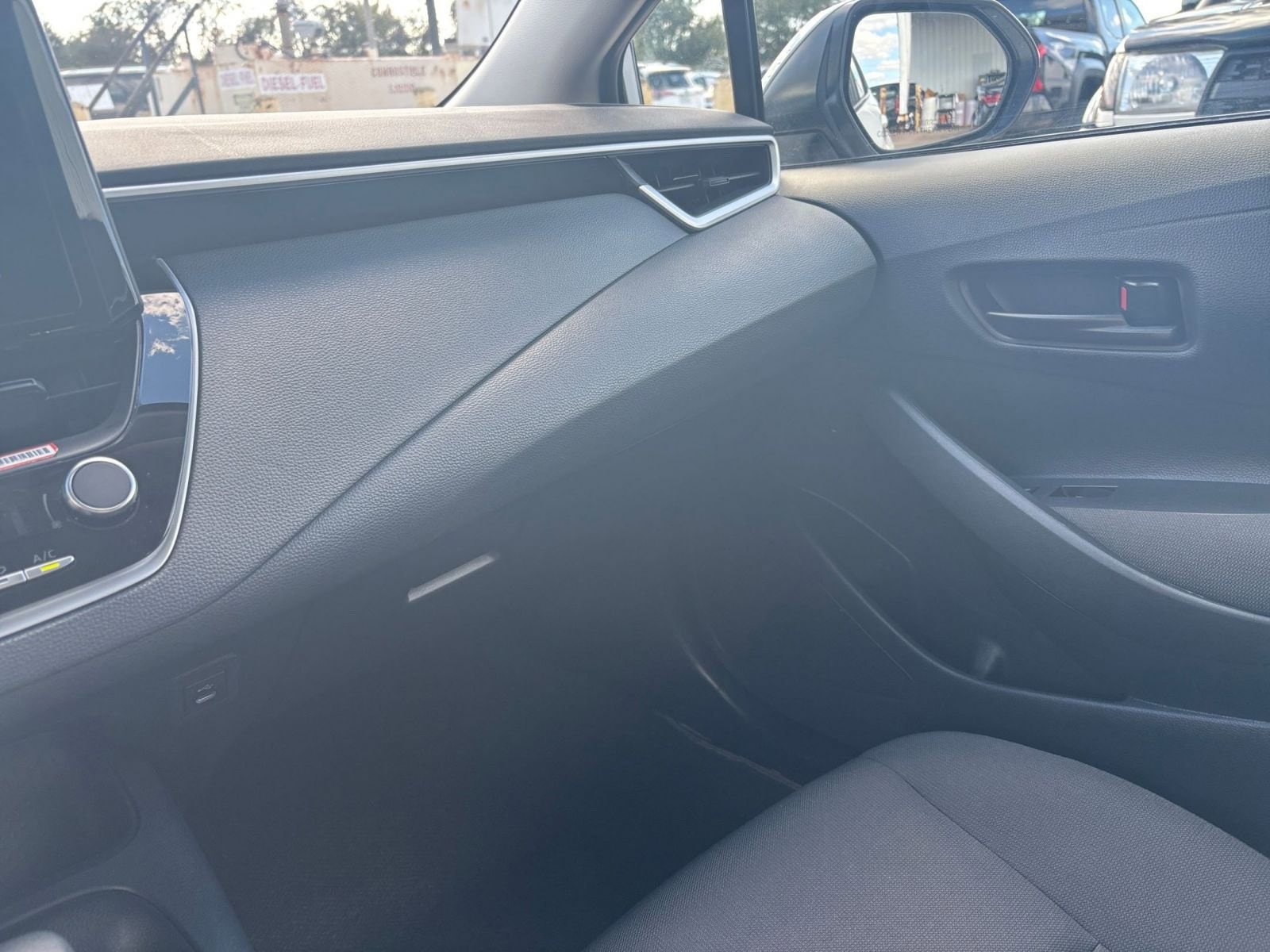 Thumbnail: 2025 Toyota Corolla - 33