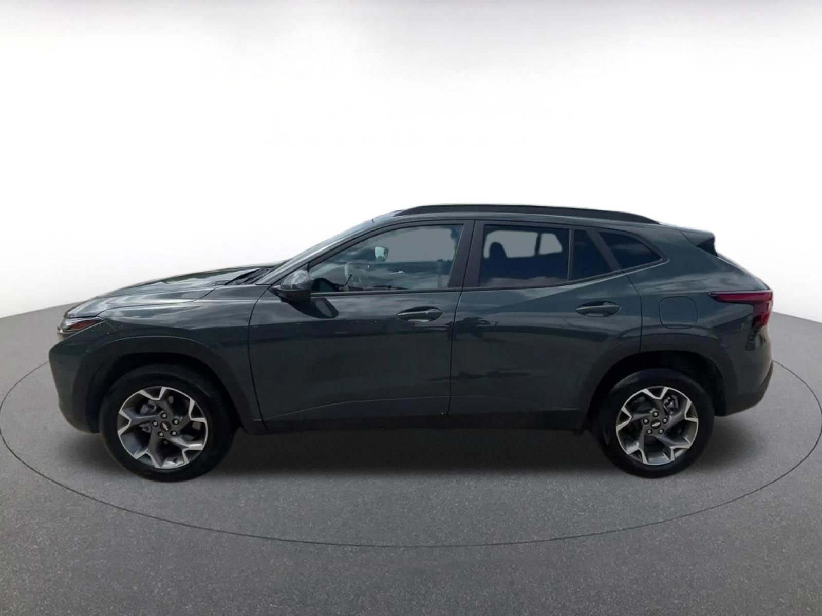 Thumbnail: 2025 Chevrolet Trax - 9