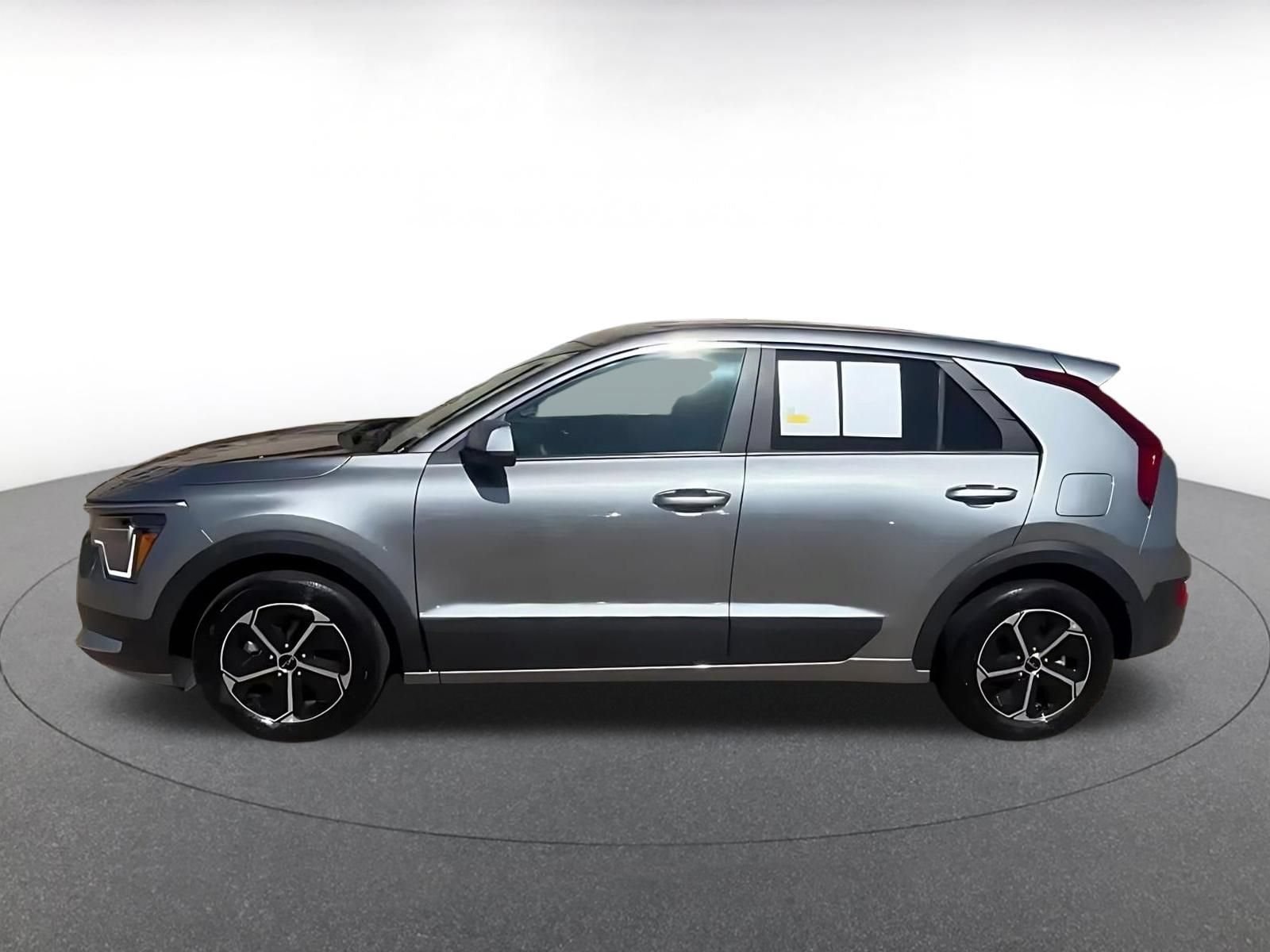 Thumbnail: 2026 Kia Niro - 9