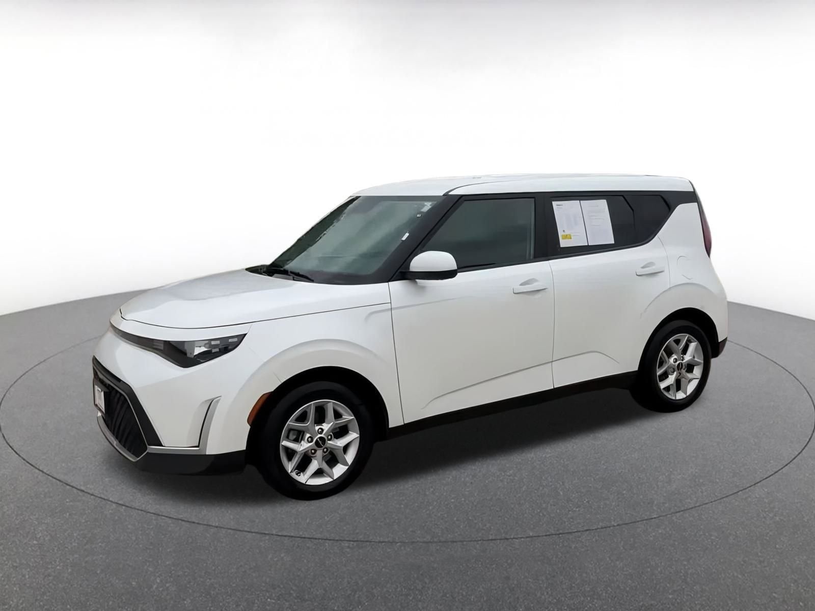 Thumbnail: 2023 Kia Soul - 8