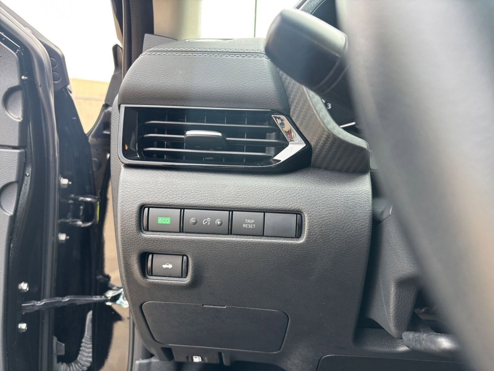 Thumbnail: 2025 Nissan Sentra - 32