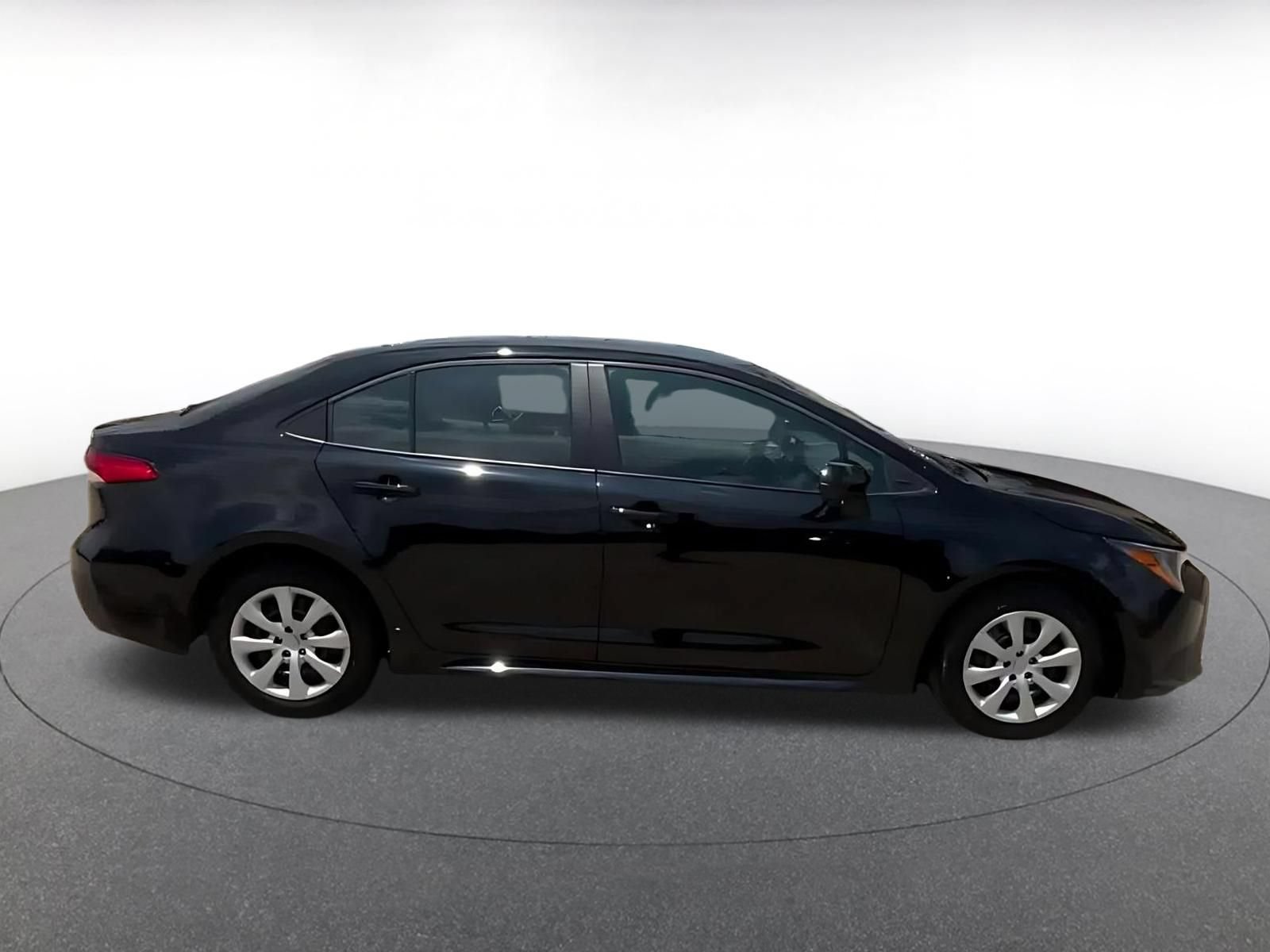 Thumbnail: 2025 Toyota Corolla - 16