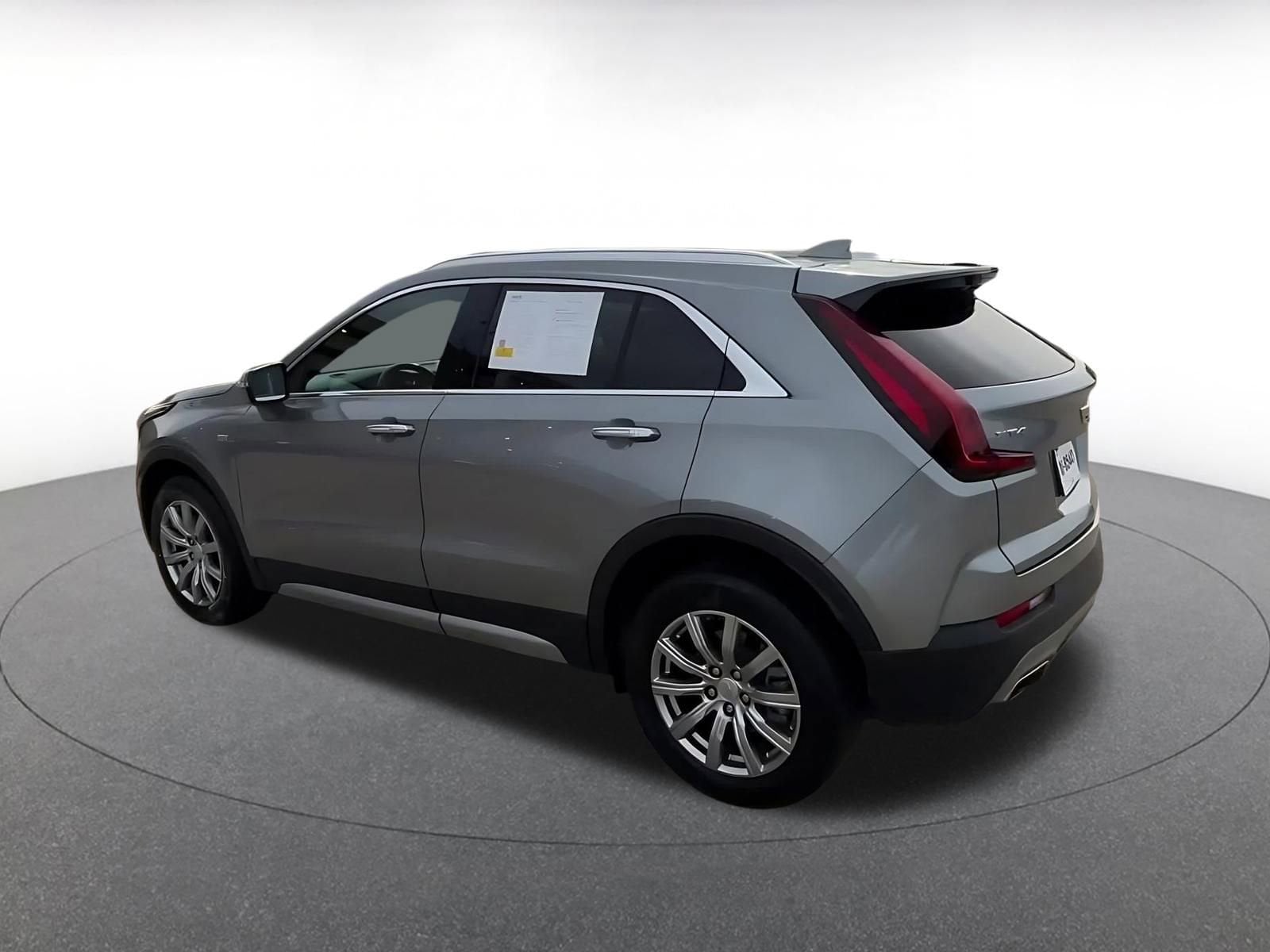 Thumbnail: 2023 Cadillac XT4 - 10
