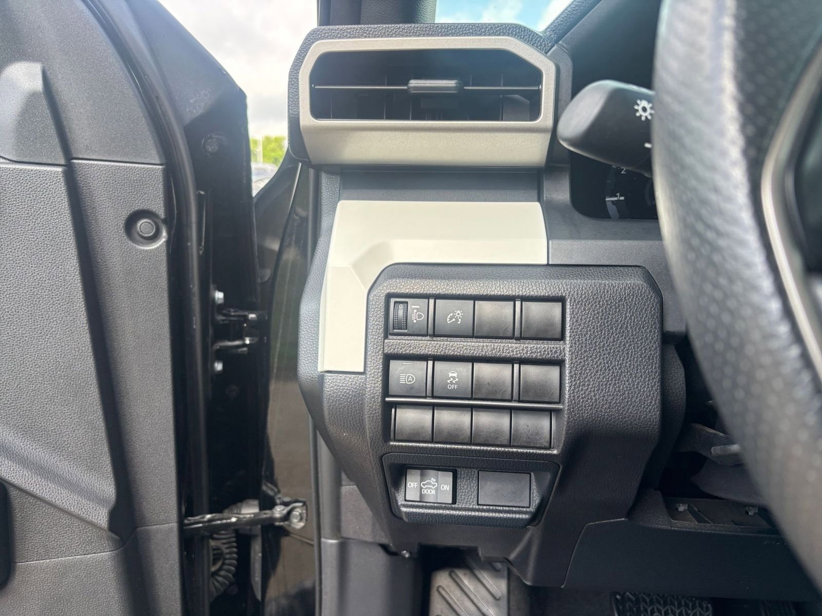 Thumbnail: 2024 Toyota Tacoma - 32