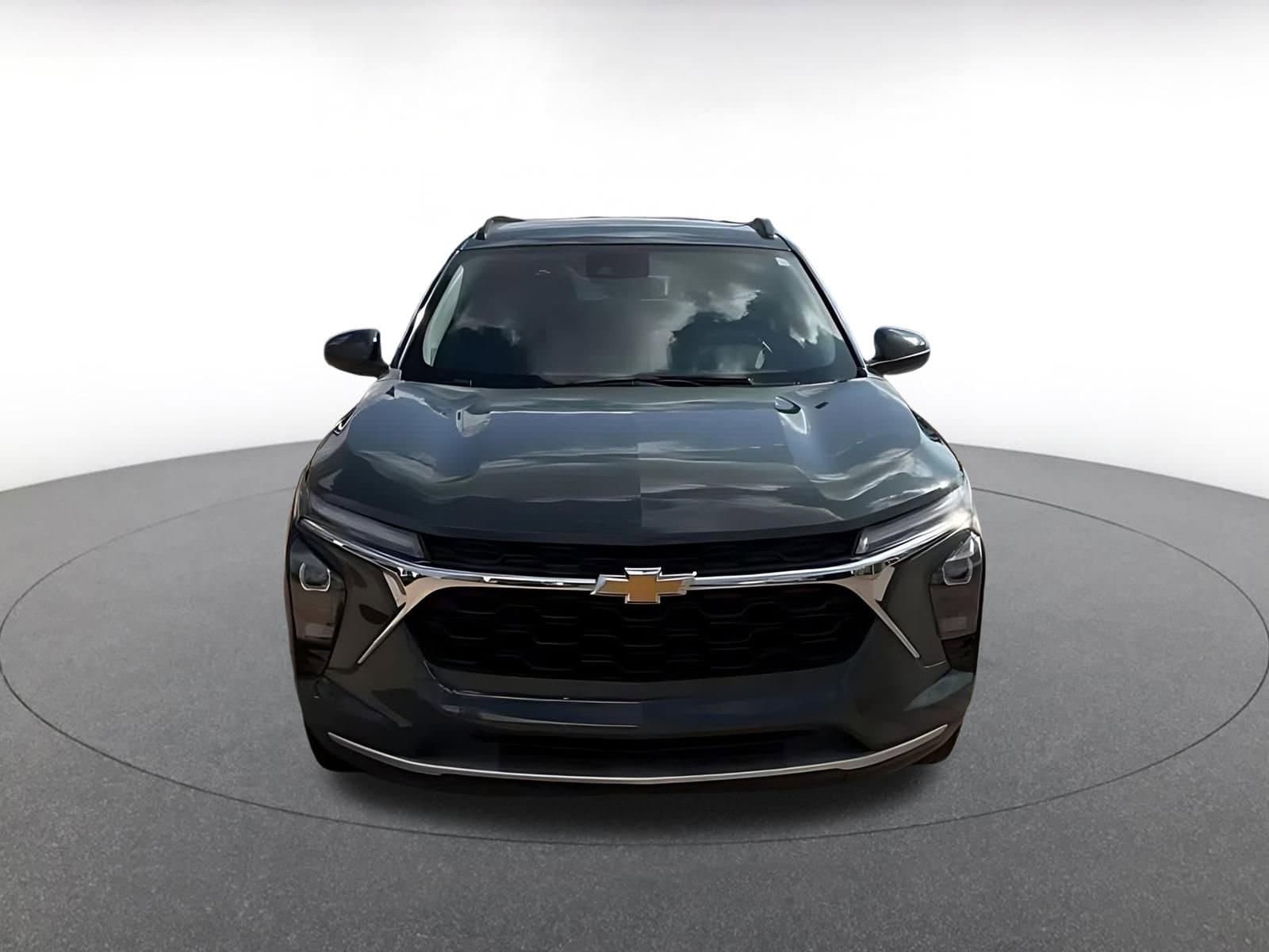 Thumbnail: 2025 Chevrolet Trax - 4