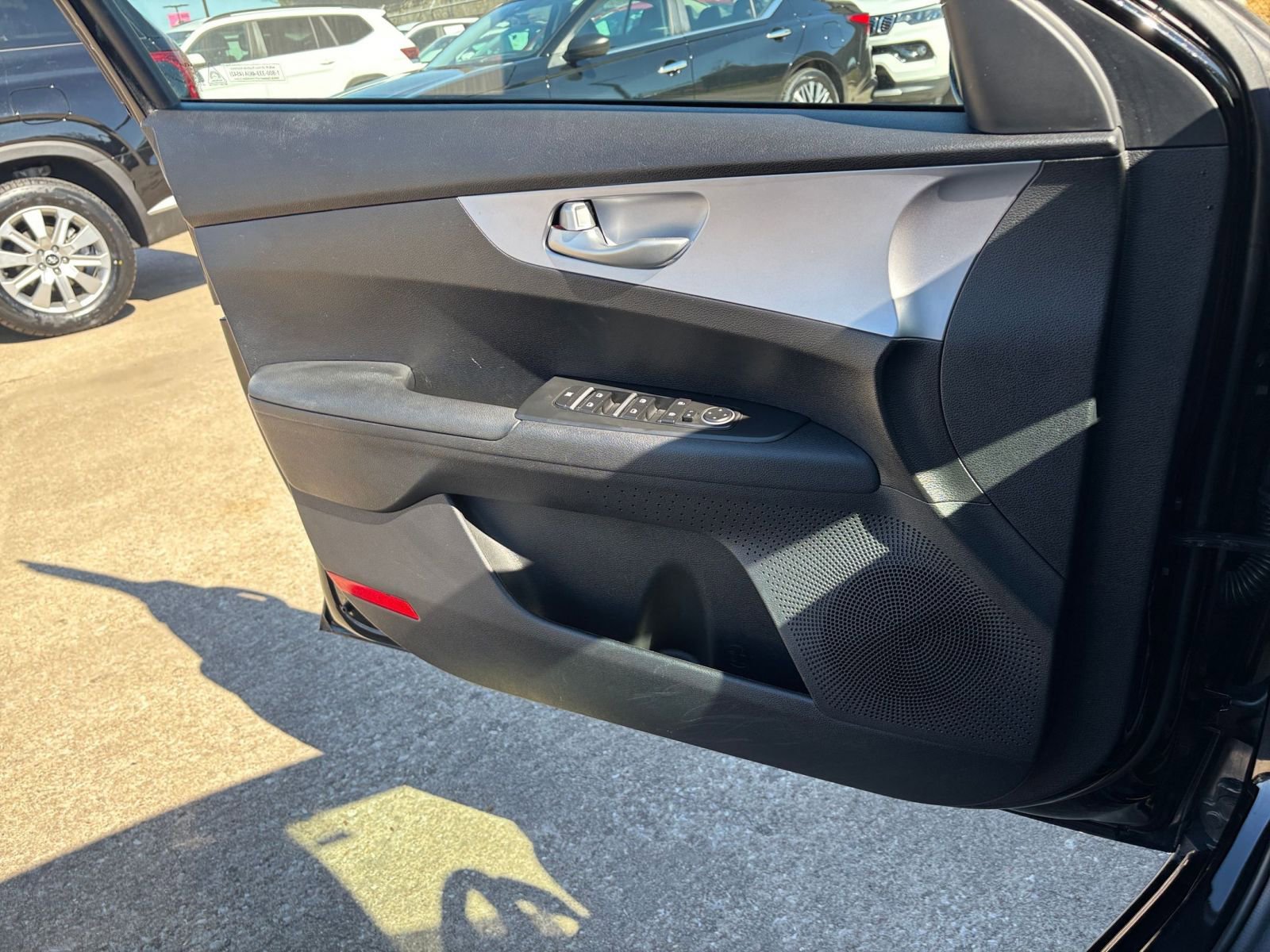 Thumbnail: 2024 Kia Forte - 18