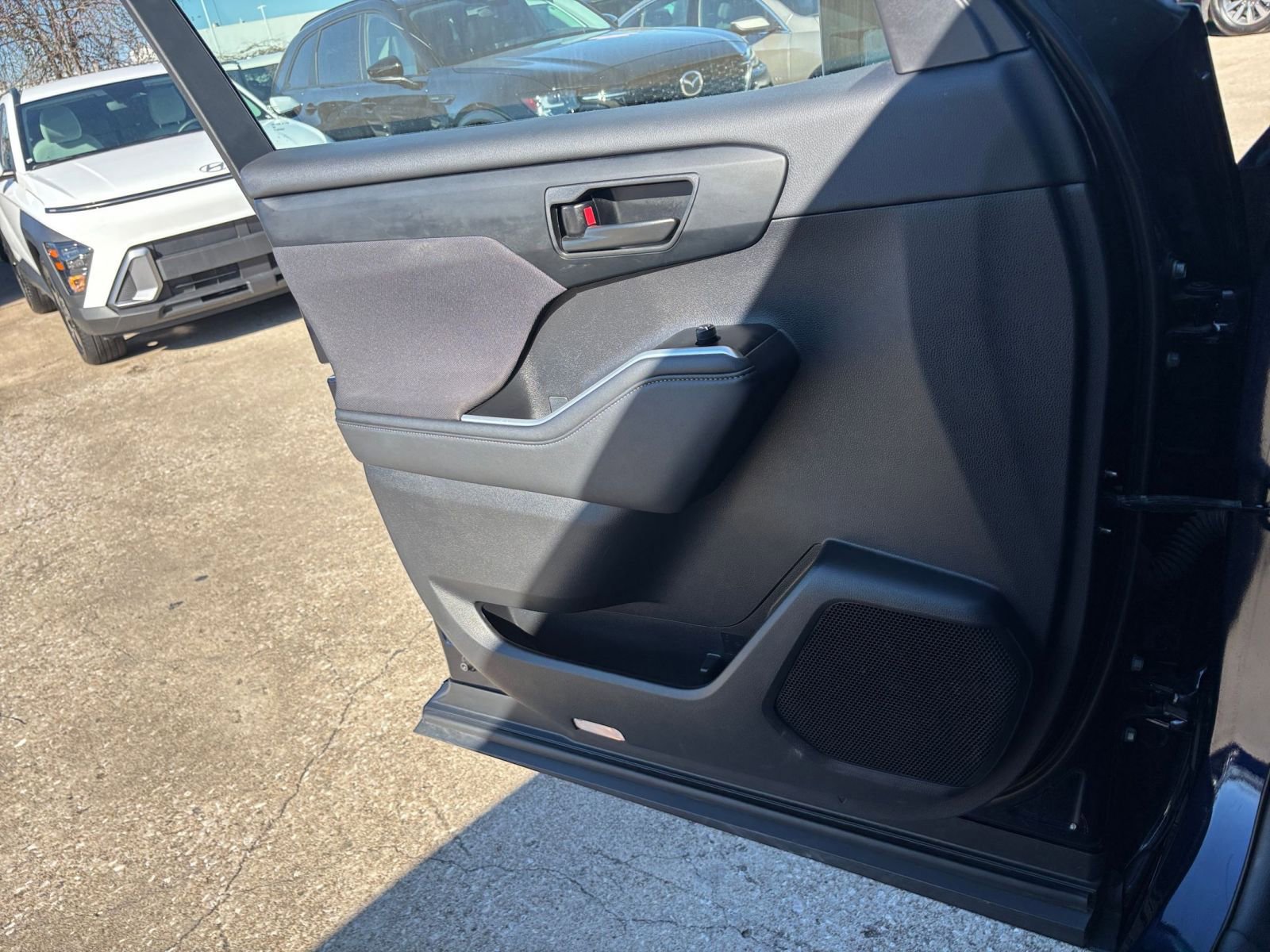 Thumbnail: 2025 Toyota Highlander - 21