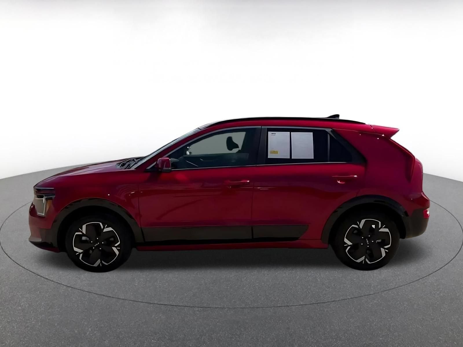 Thumbnail: 2024 Kia Niro - 4