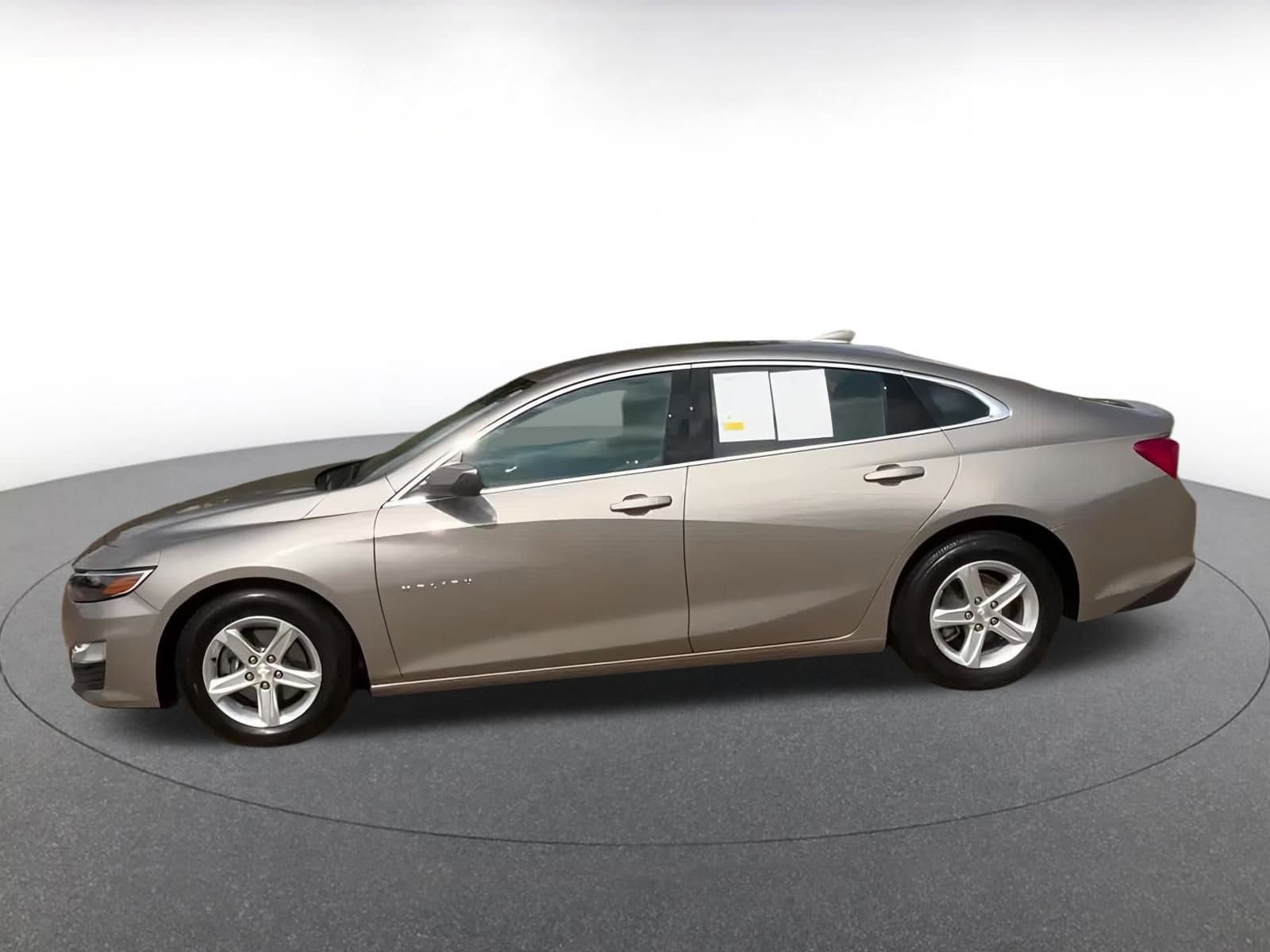 Thumbnail: 2024 Chevrolet Malibu - 8