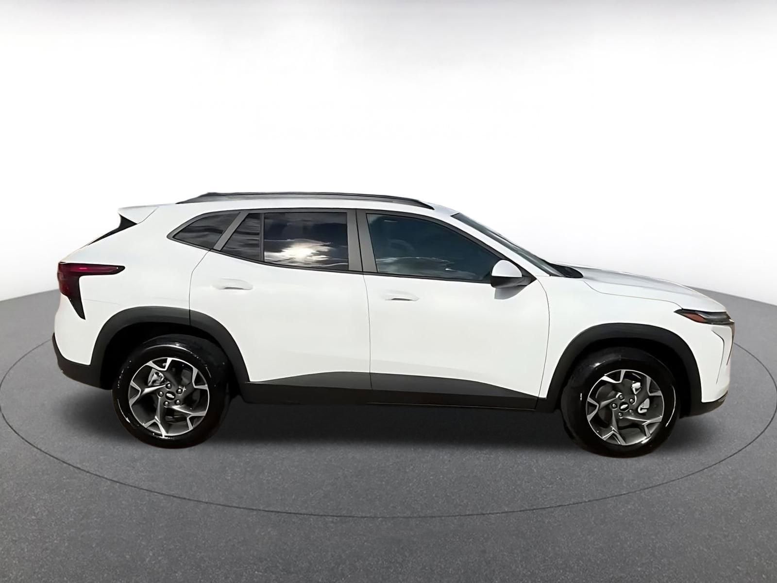 Thumbnail: 2025 Chevrolet Trax - 15