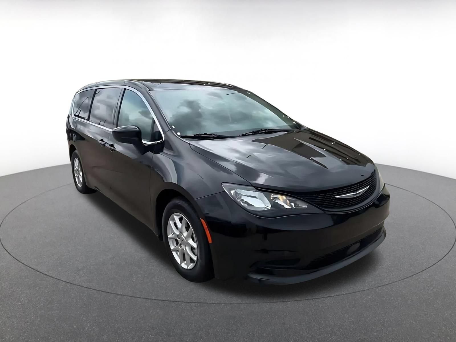 Thumbnail: 2023 Chrysler Voyager - 3