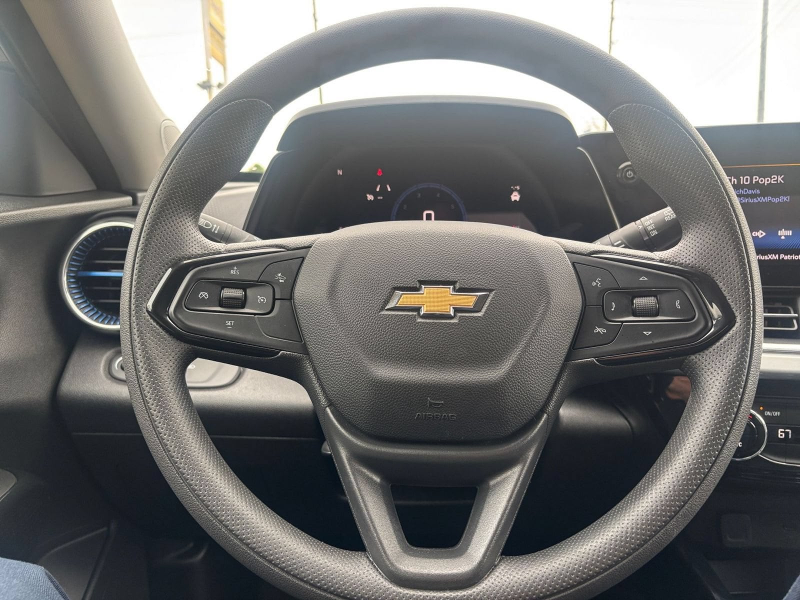 Thumbnail: 2025 Chevrolet Trax - 27