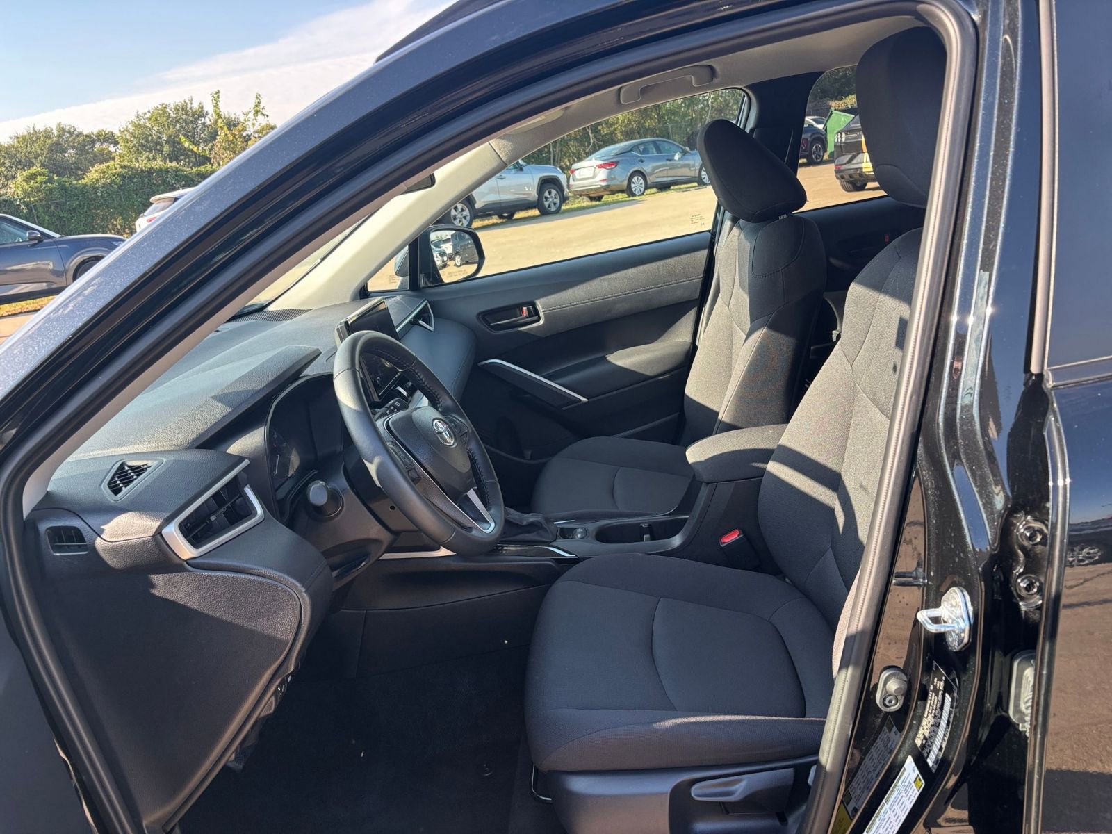 Thumbnail: 2025 Toyota Corolla Cross - 24